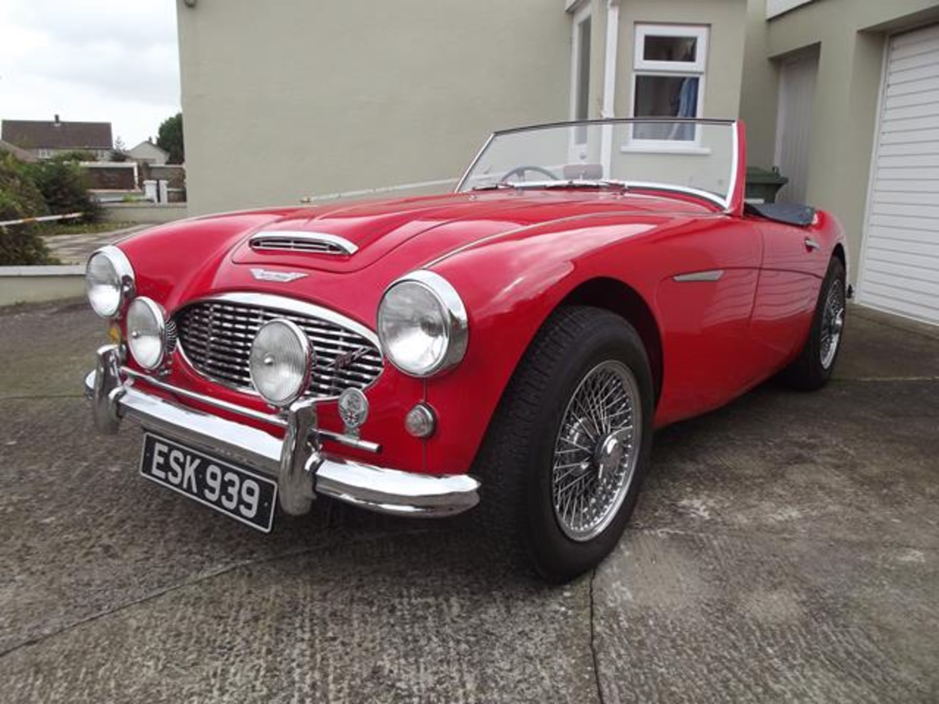 A 1959 Austin Healey 100-6, registration number ESK 939, chassis number BM4LS74919, Colorado red. - Image 6 of 6