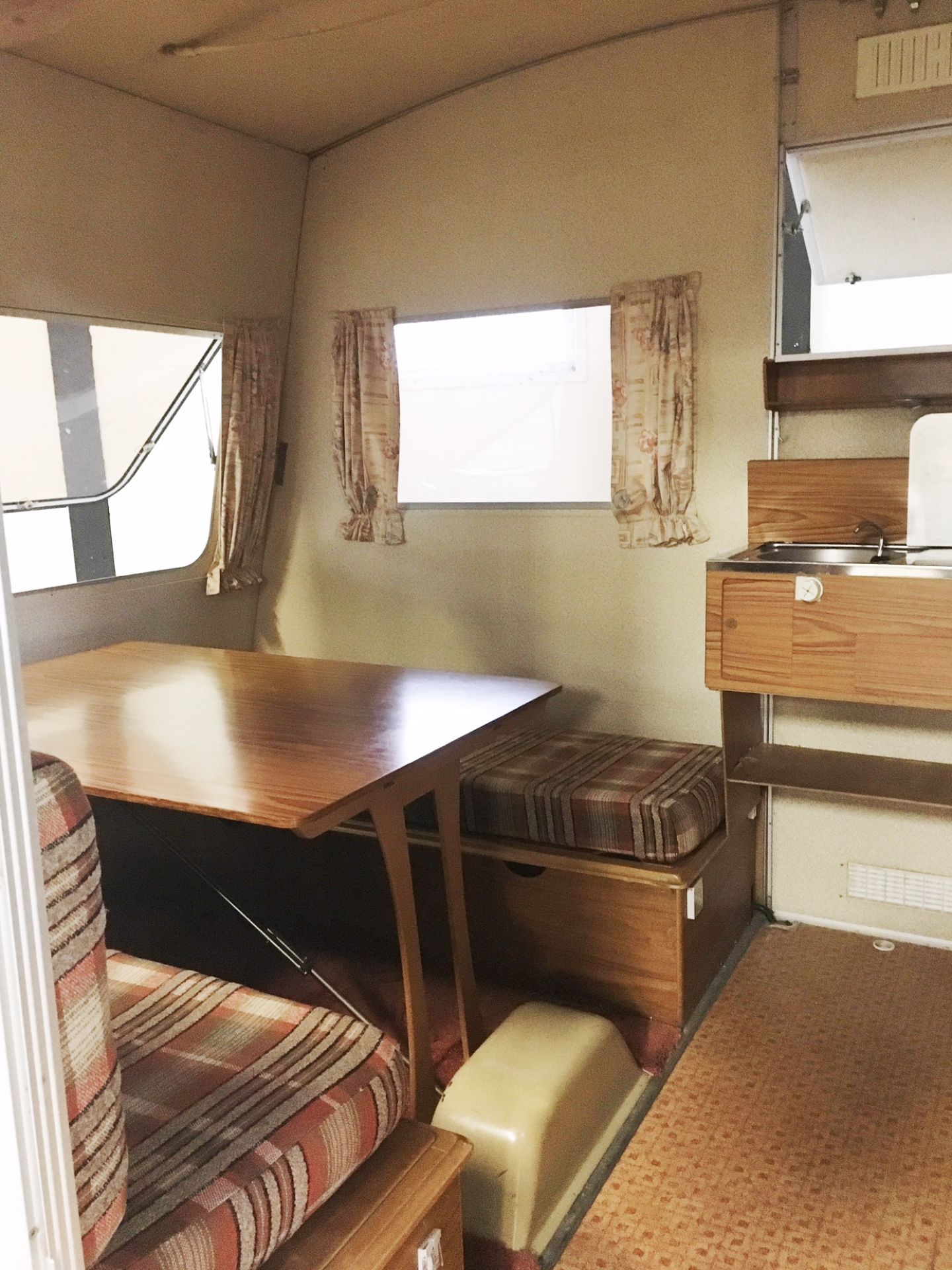 A 1979 Rapido Comfort four berth folding caravan. - Image 2 of 4