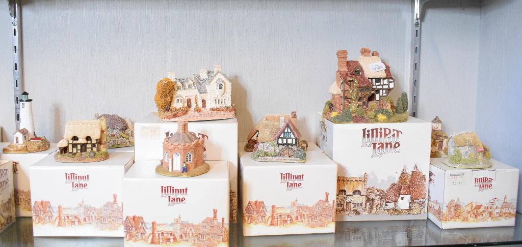 Forty eight Lilliput Lane groups, including Thatcher's and Three Feathers, - Image 3 of 6