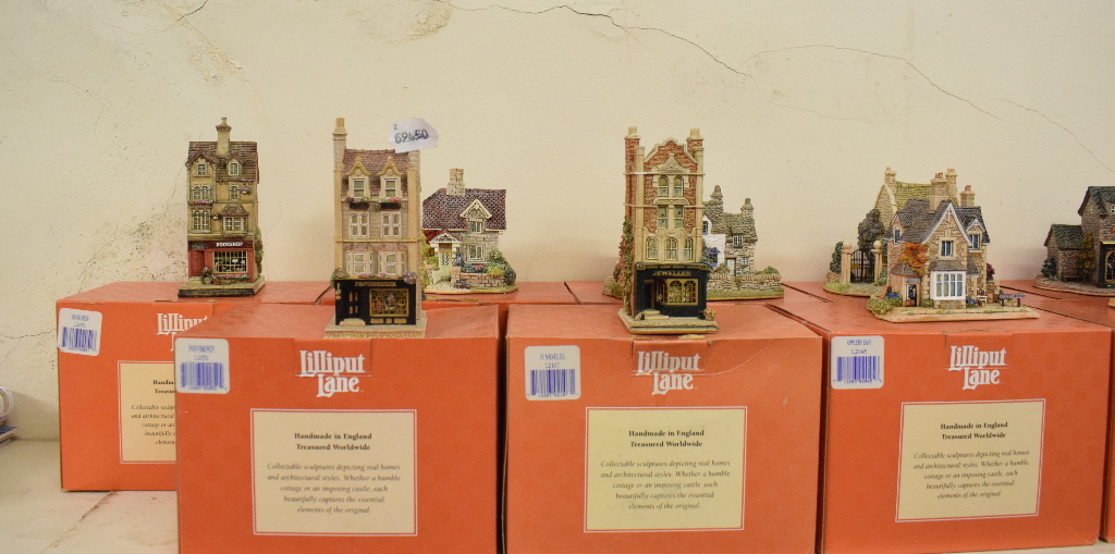 Forty two Lilliput Lane groups, including Shades of Summer, L2125,