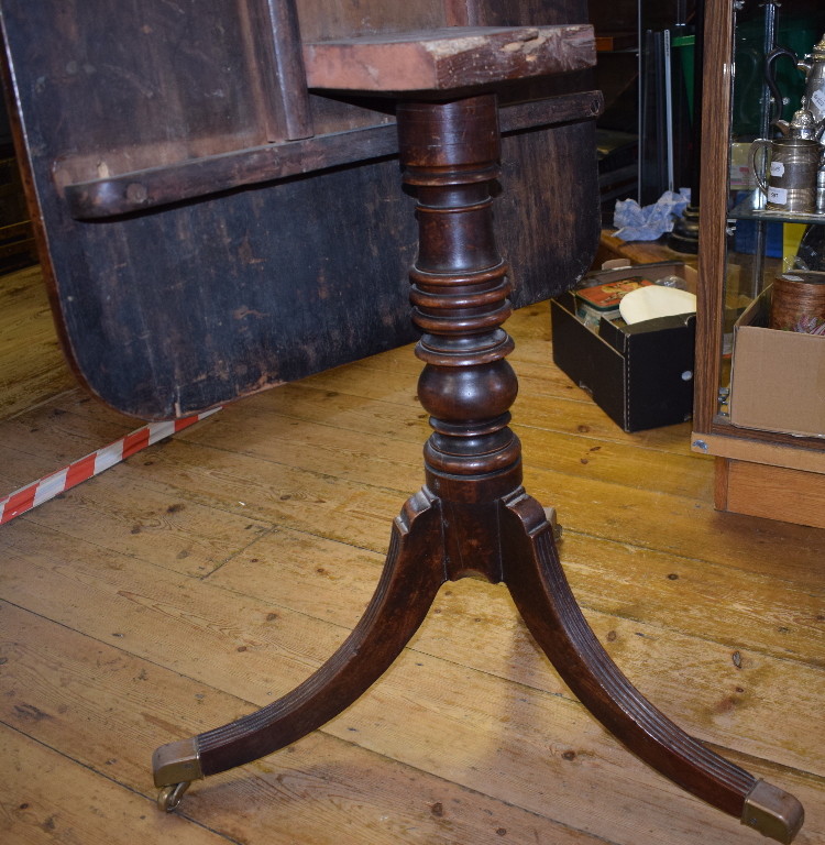 A 19th century mahogany tripod table, 77 - Image 5 of 7