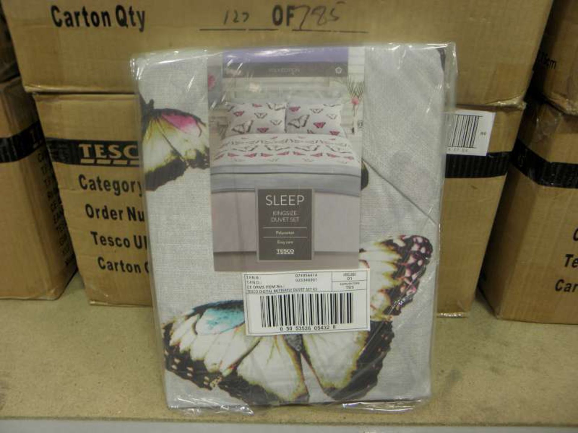 8 X BRAND NEW KING SIZE DUVETS WITH BUTTERFLY DETAIL IN 1 BOX