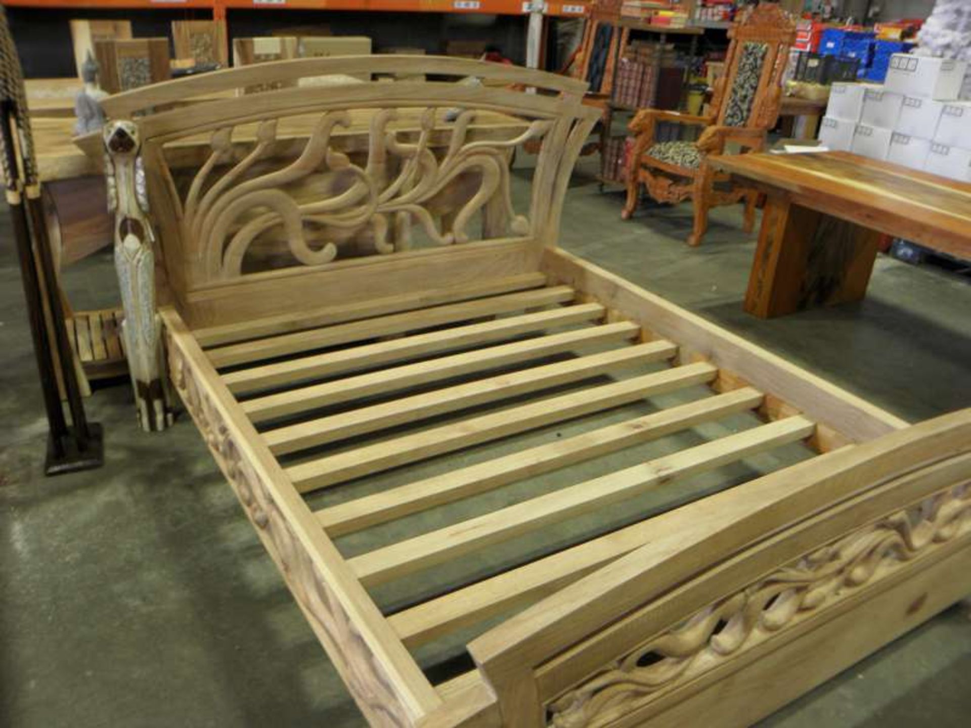 NATURAL SOLID WOOD KING SIZE BED