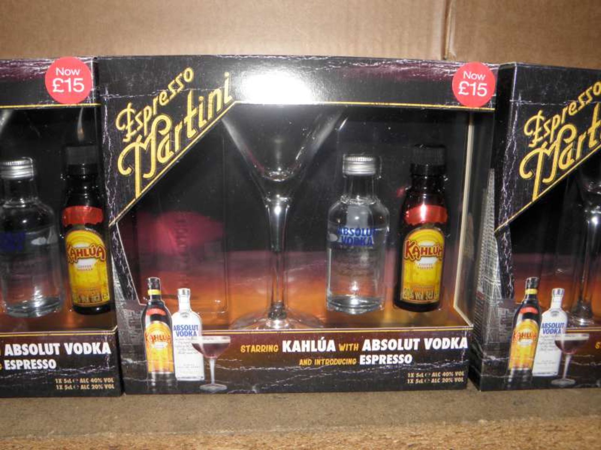 18 X ESPRESSO MARTINI GIFT SETS EACH SET CONTAINS COCKTAIL GLASS, 1 X 5 CL BOTTLE OF ABSOLUT