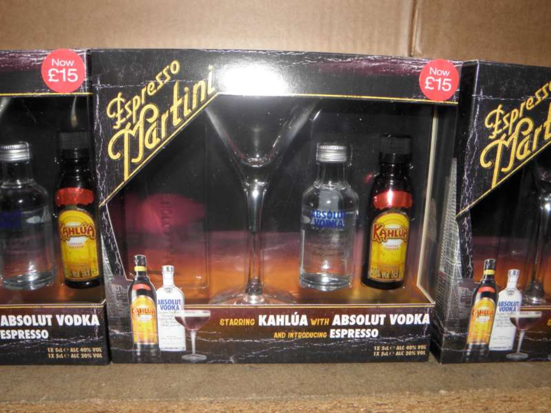 18 X ESPRESSO MARTINI GIFT SETS EACH SET CONTAINS COCKTAIL GLASS, 1 X 5 CL BOTTLE OF ABSOLUT