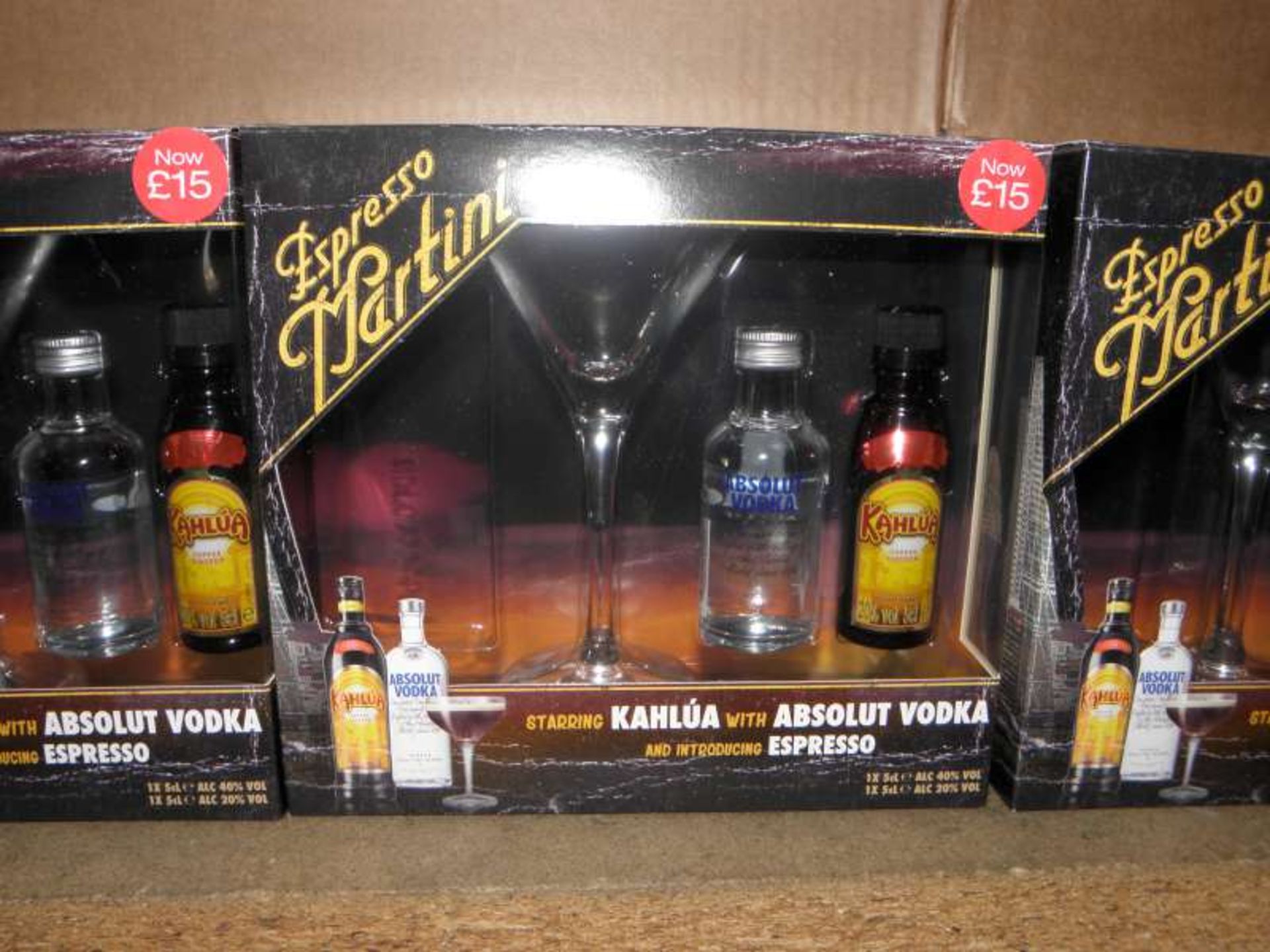 18 X ESPRESSO MARTINI GIFT SETS EACH SET CONTAINS COCKTAIL GLASS, 1 X 5 CL BOTTLE OF ABSOLUT