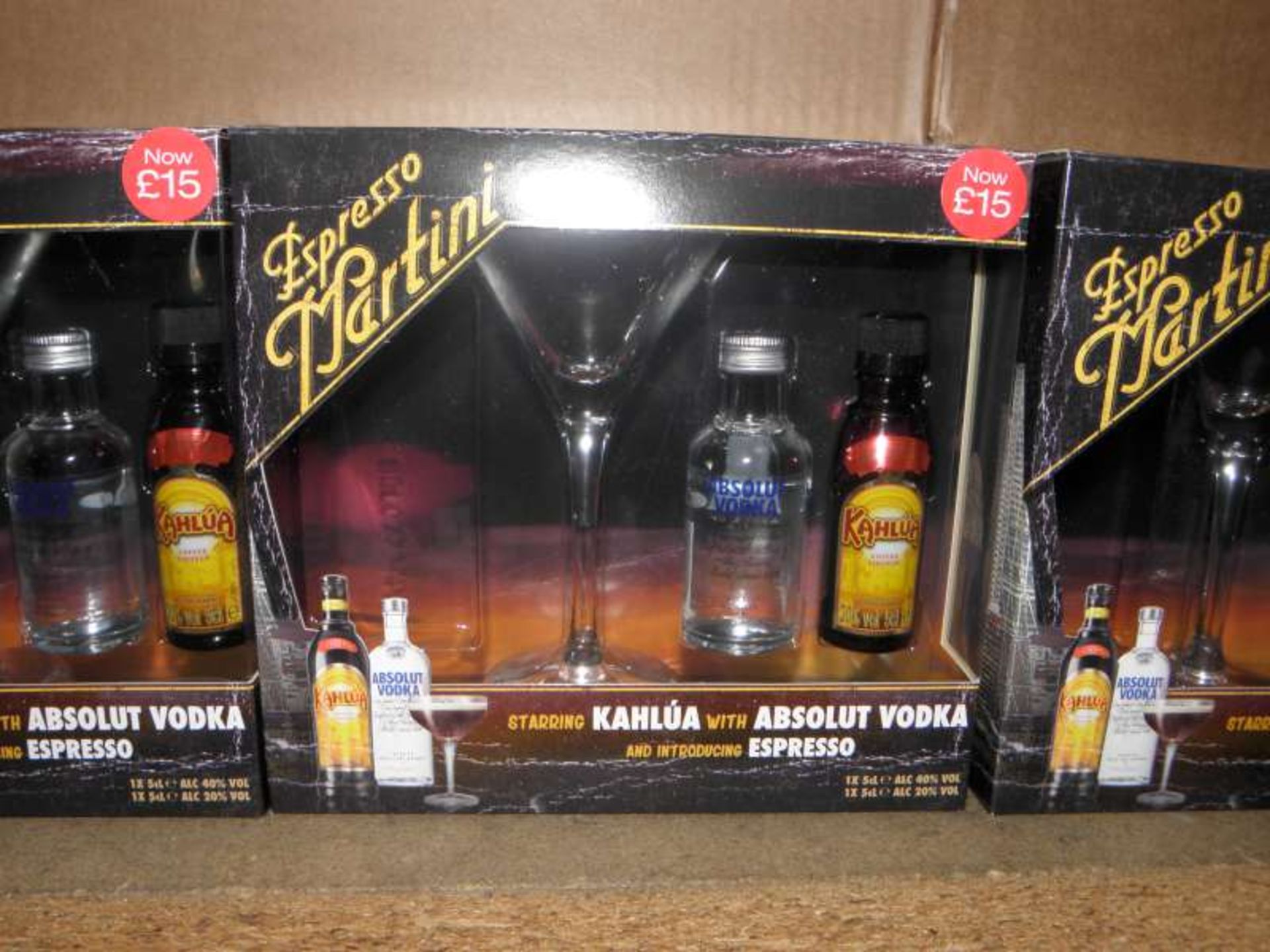 18 X ESPRESSO MARTINI GIFT SETS EACH SET CONTAINS COCKTAIL GLASS, 1 X 5 CL BOTTLE OF ABSOLUT