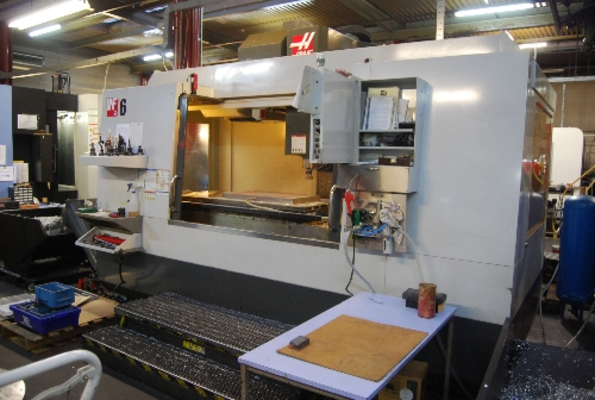 Haas VF6/40 single pallet vertical machining centre, serial no: 108360 (Year of manufacture 2011) - Image 2 of 12