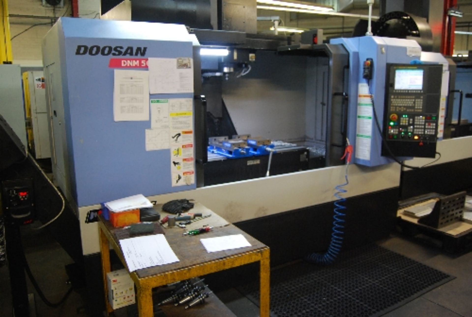 Doosan DNM 500II vertical machining centre, serial no: MV0010-002703 (year of manufacture 2014) with