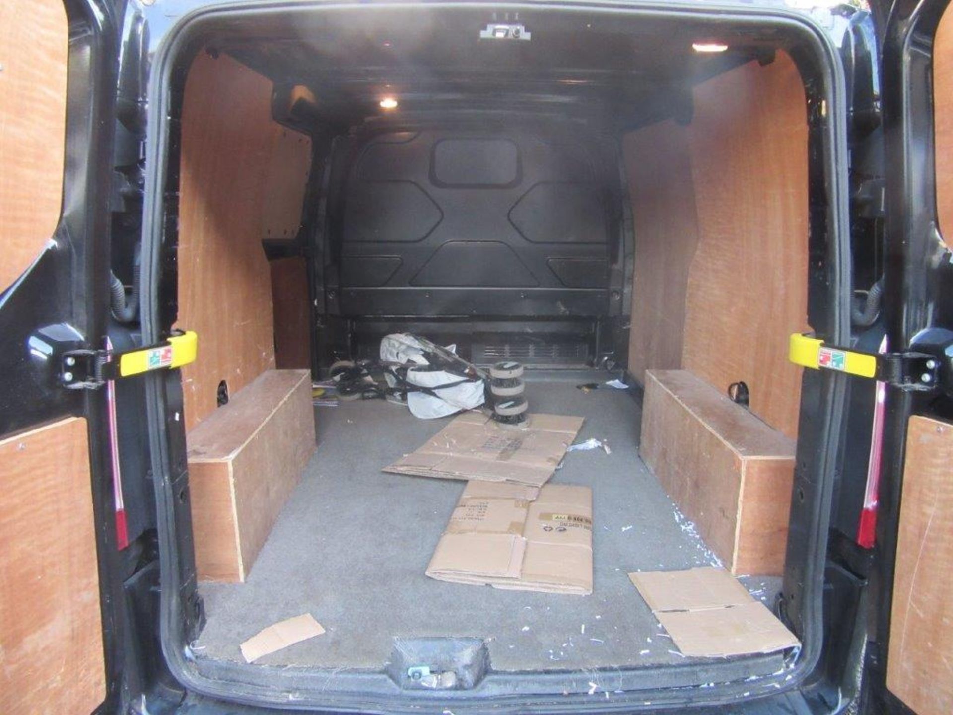 Ford Transit Custom 270 L1 Diesel, FWD 2.2 litre panel van - Image 4 of 7