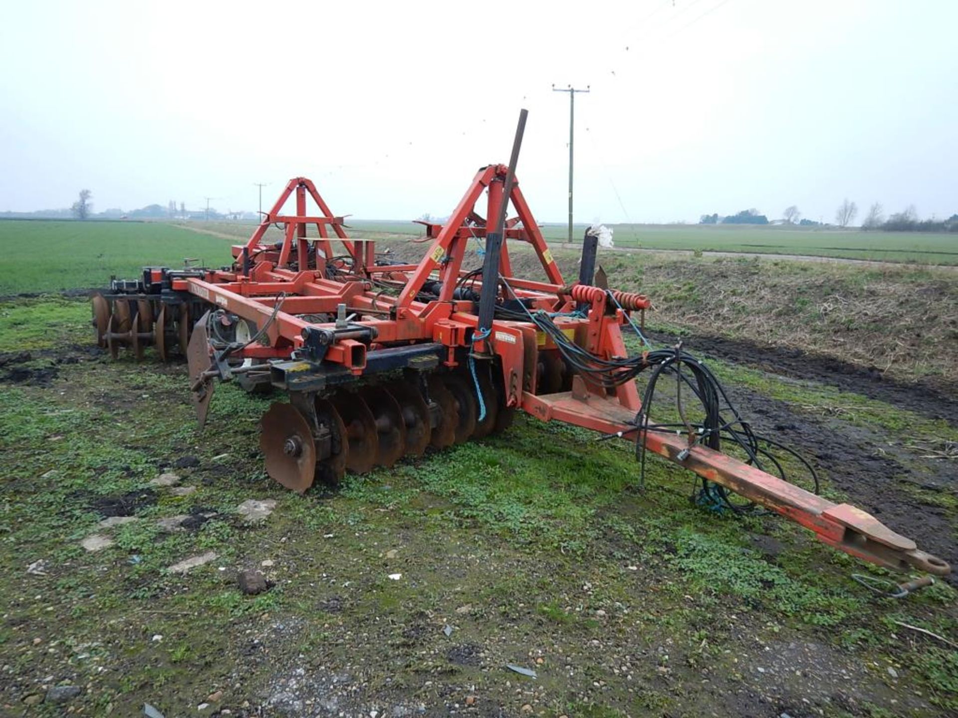 2001 Quivogne Tinemaster trailed hydraulic folding with discs, rear press and tines (not fitted), 4m