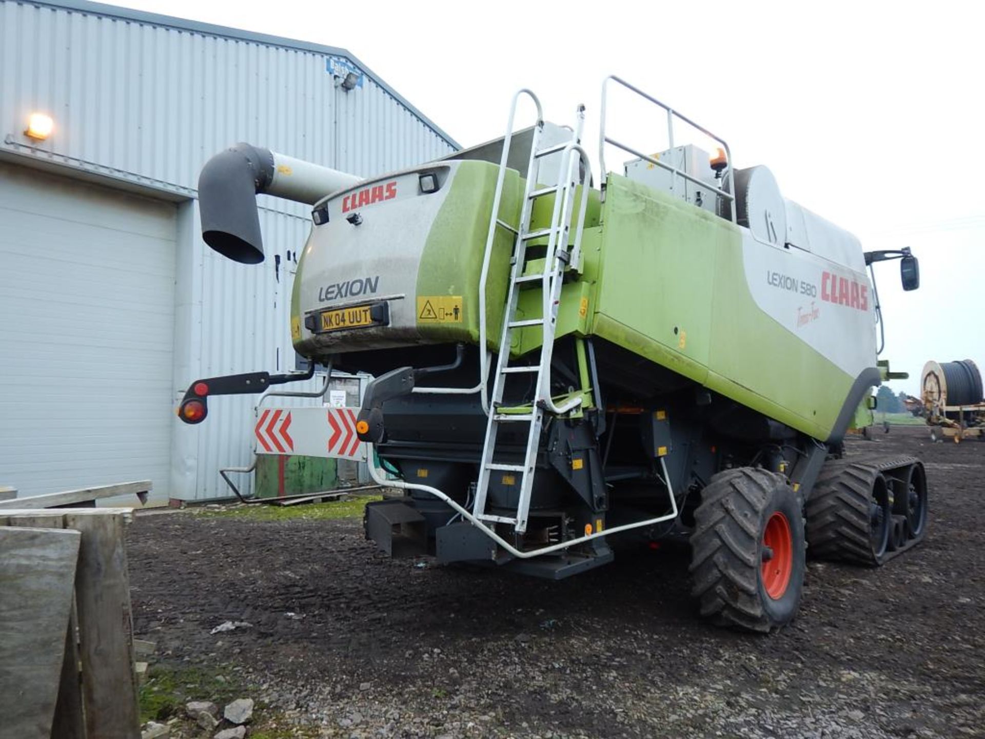 2004 CLAAS Lexion 580 Terra-Trac COMBINE HARVESTER Fitted with Claas Vario V900 Auto-Contour - Image 4 of 8