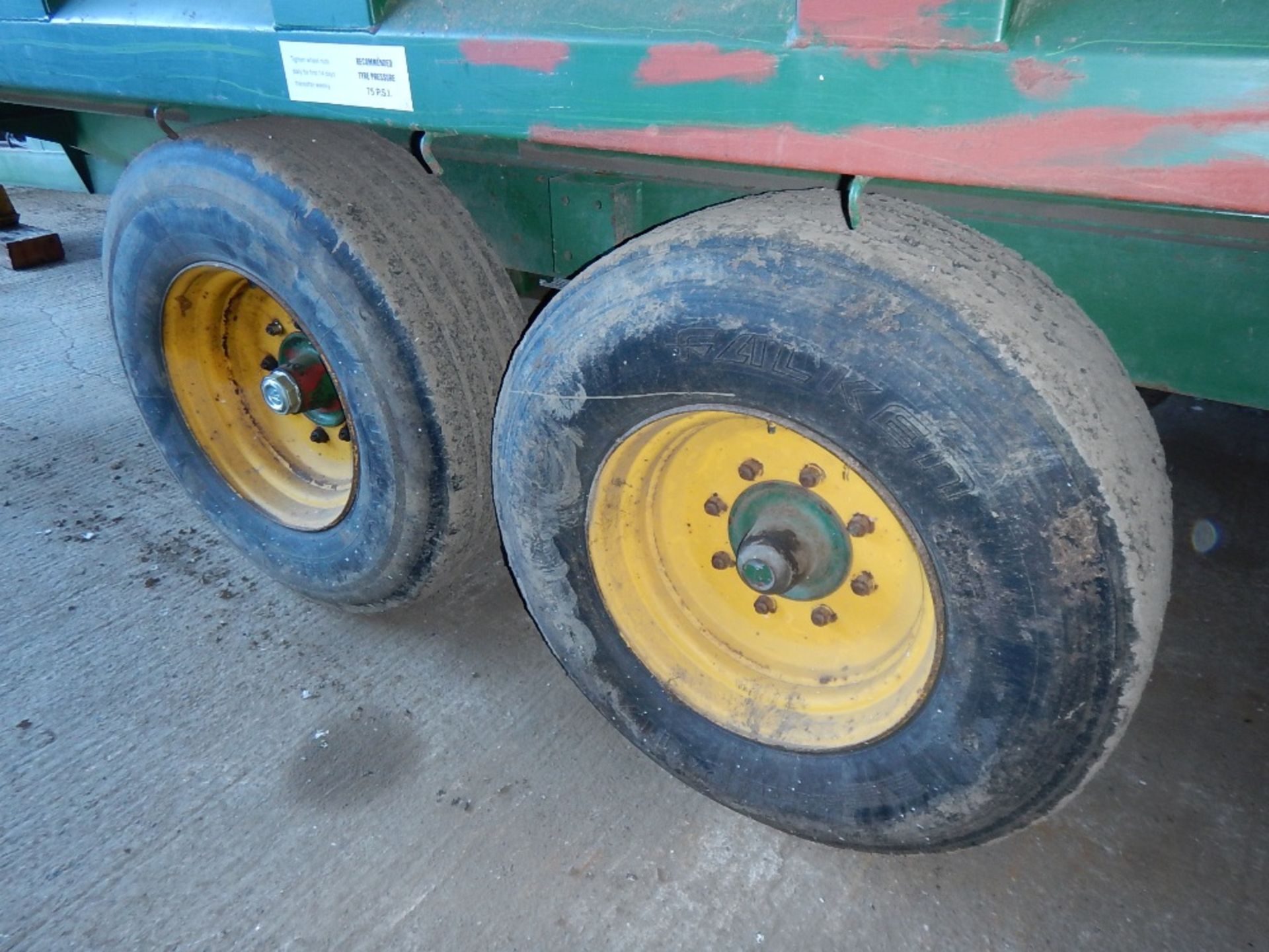 1994 Bailey 11tonne tandem axle steel monocoque tipping trailer with manual tailgate on 385/65R22. - Image 3 of 5