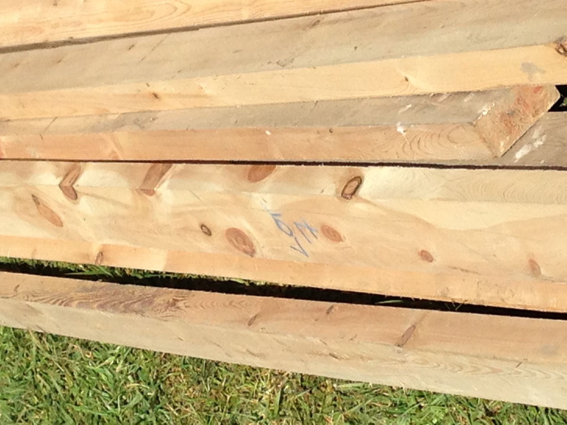 Qty 2'x4' timber lengths