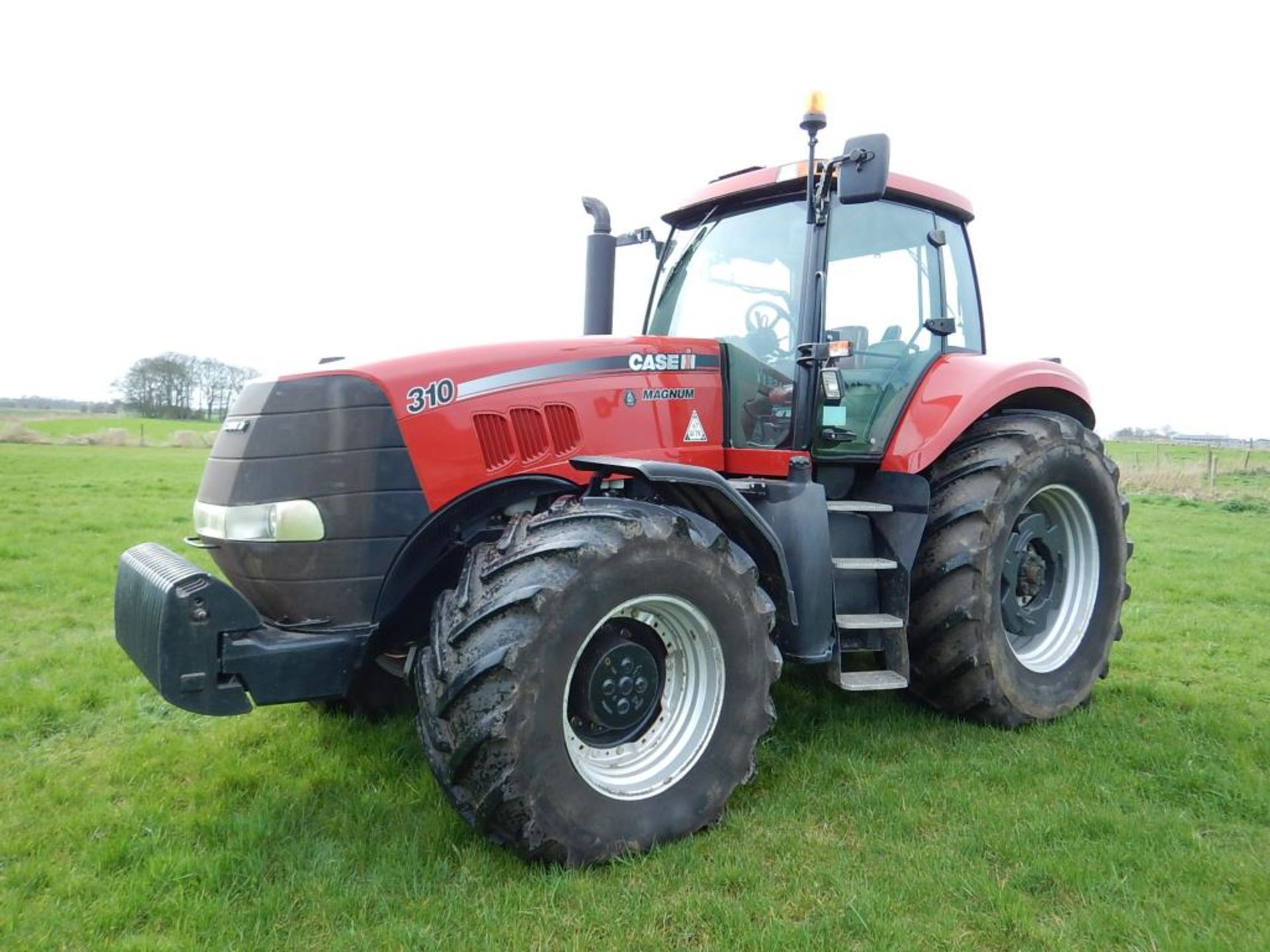 2007 CASE IH 310 Magnum 40kph 4wd TRACTOR Fitted front suspension, front weights, NH guidance