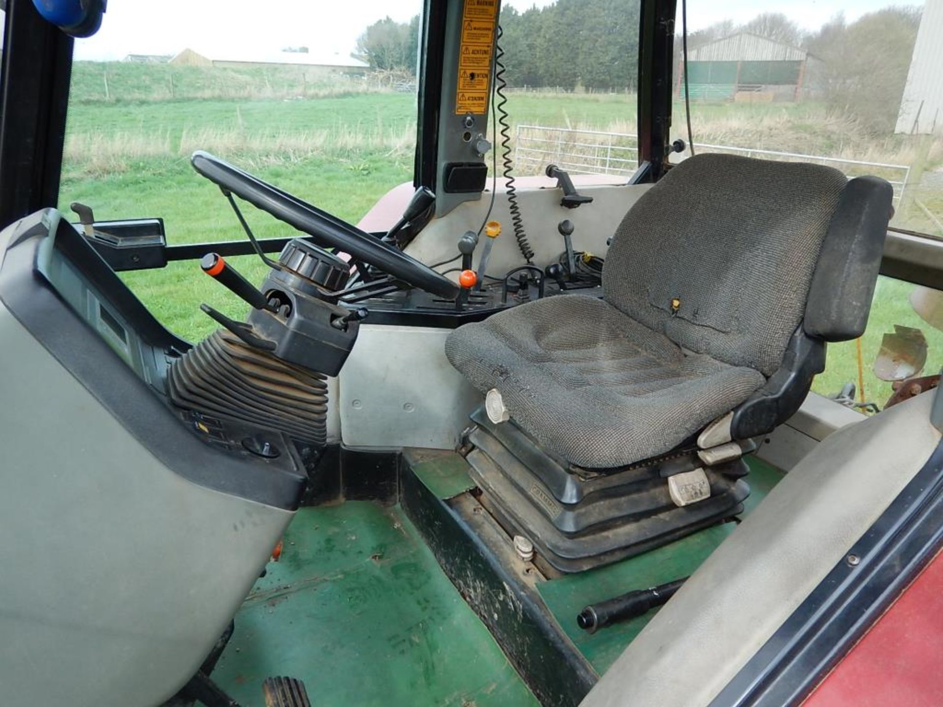 CASE IH 5150 Powershift 4wd TRACTOR Fitted with front linkage, front weights and frame on 600/ - Image 6 of 6