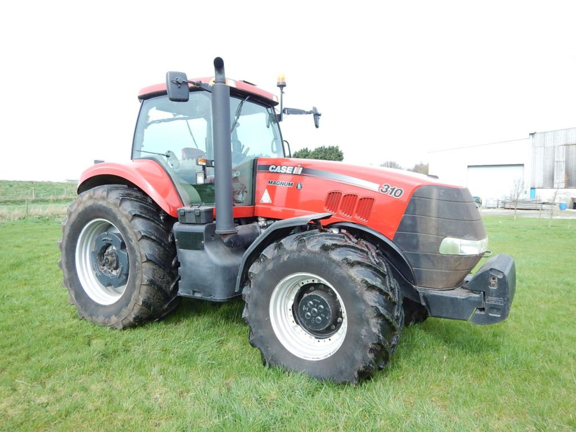 2007 CASE IH 310 Magnum 40kph 4wd TRACTOR Fitted front suspension, front weights, NH guidance - Image 2 of 8