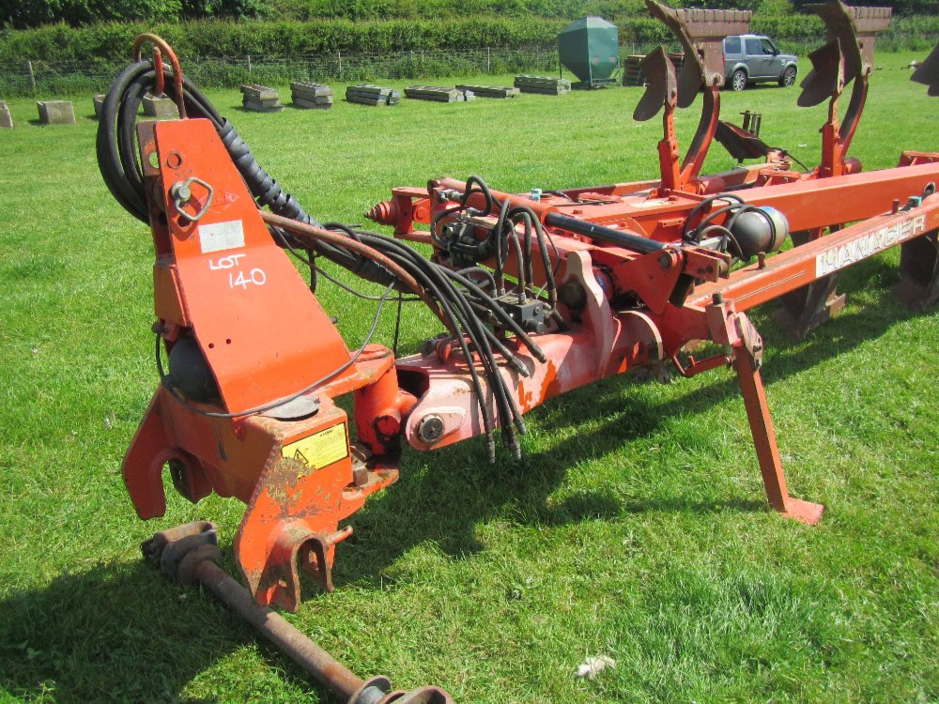 2002 Kuhn Manager SPF/10 8NS semi-mounted 8 furrow reversible plough with Auto-re-set - Image 4 of 5