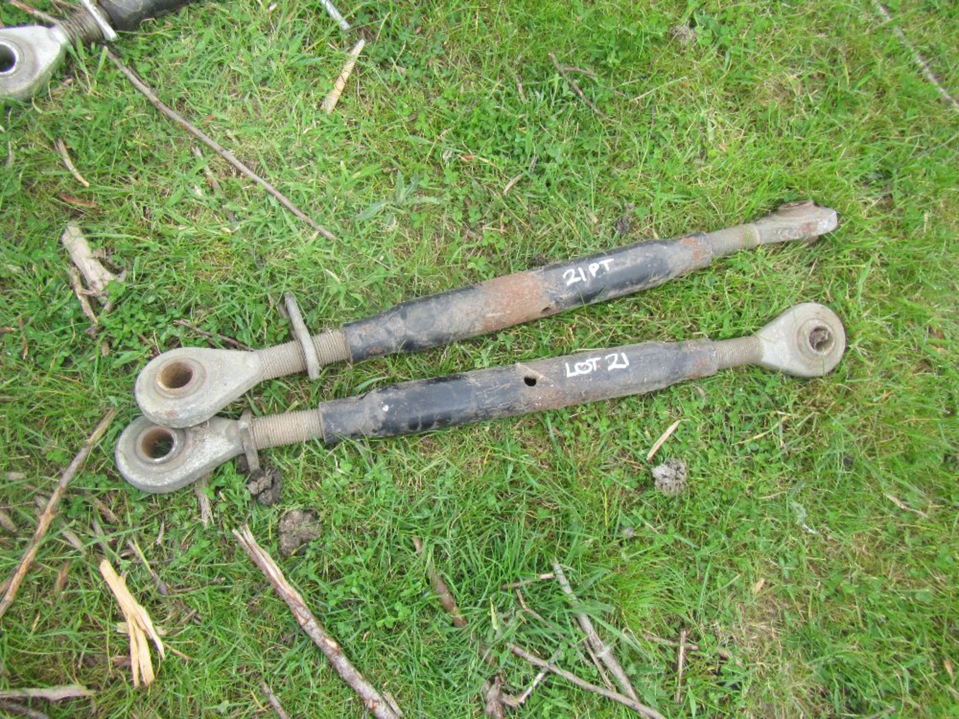 2no heavy duty tractor top links