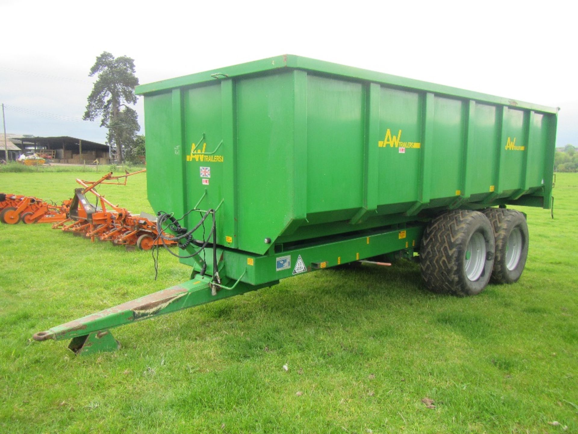 2009 AW 12tonne tandem axle steel moncoque tipping trailer on 560/45R 22.5 flotation wheels and - Bild 2 aus 6