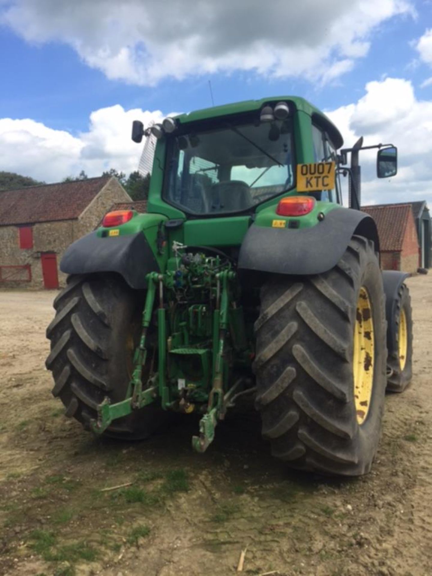 2007 JOHN DEERE 6930 Premium PowerQuad 40kph 4wd TRACTOR Fitted with TLS and front linkage on - Image 3 of 3