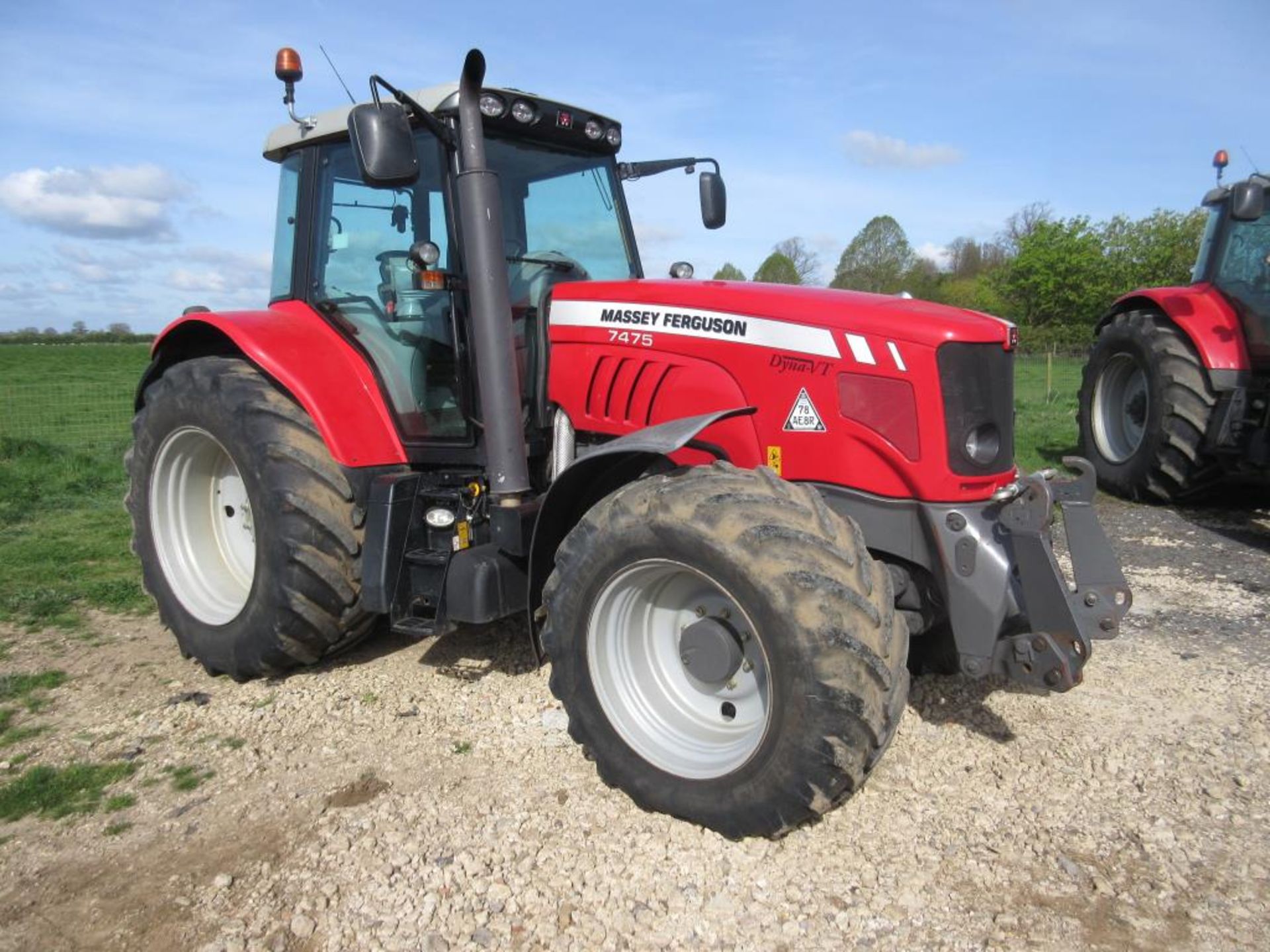 2012 MASSEY FERGUSON 7475 Dyna VT 4wd 50kph TRACTOR Fitted with front linkage, front and cab - Image 6 of 6