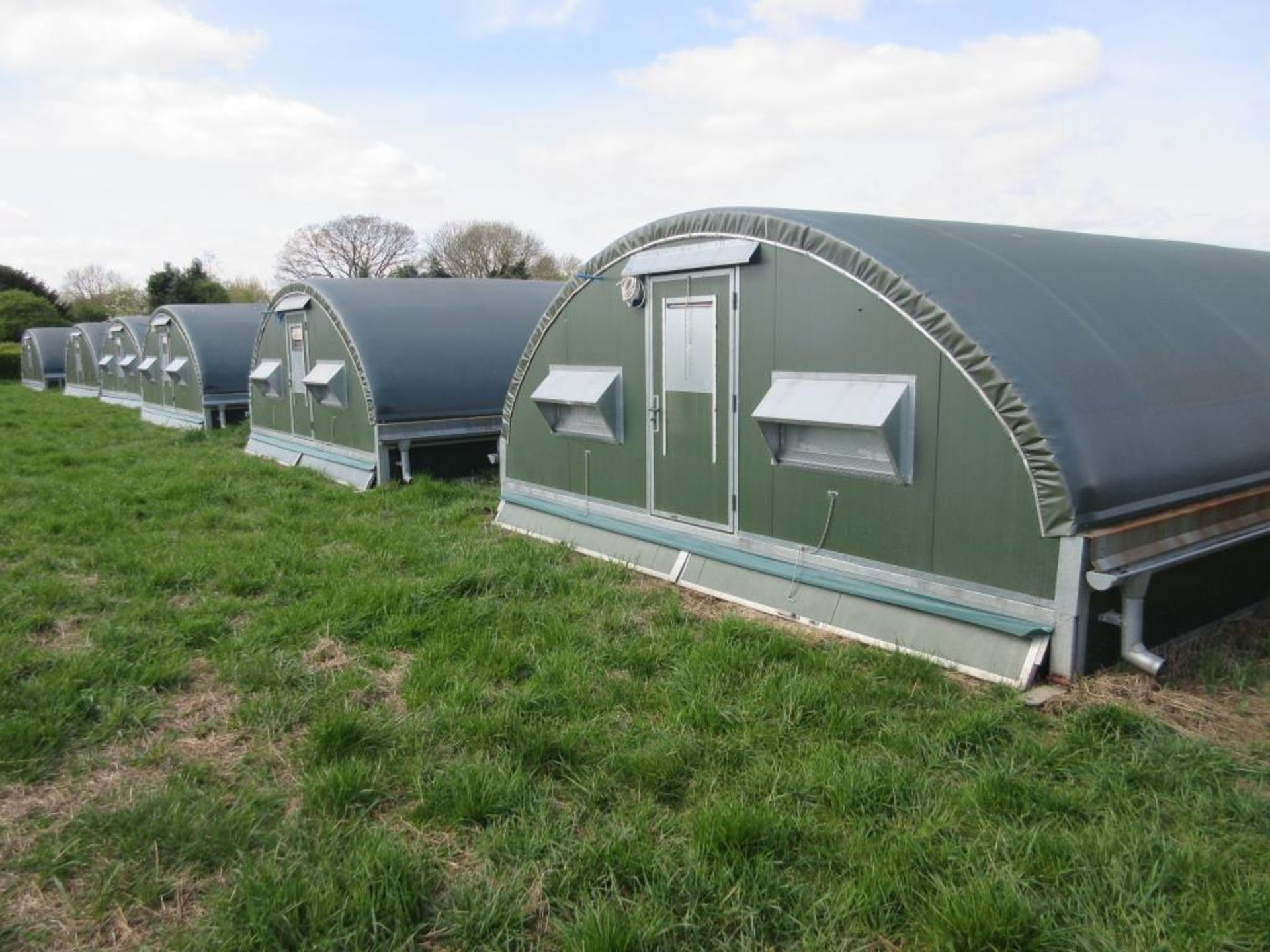 Halo Mini-Ranger sheds; 6no 10m x5m mobile rearing sheds. Purchased 2009.2010 and last used in - Image 4 of 5