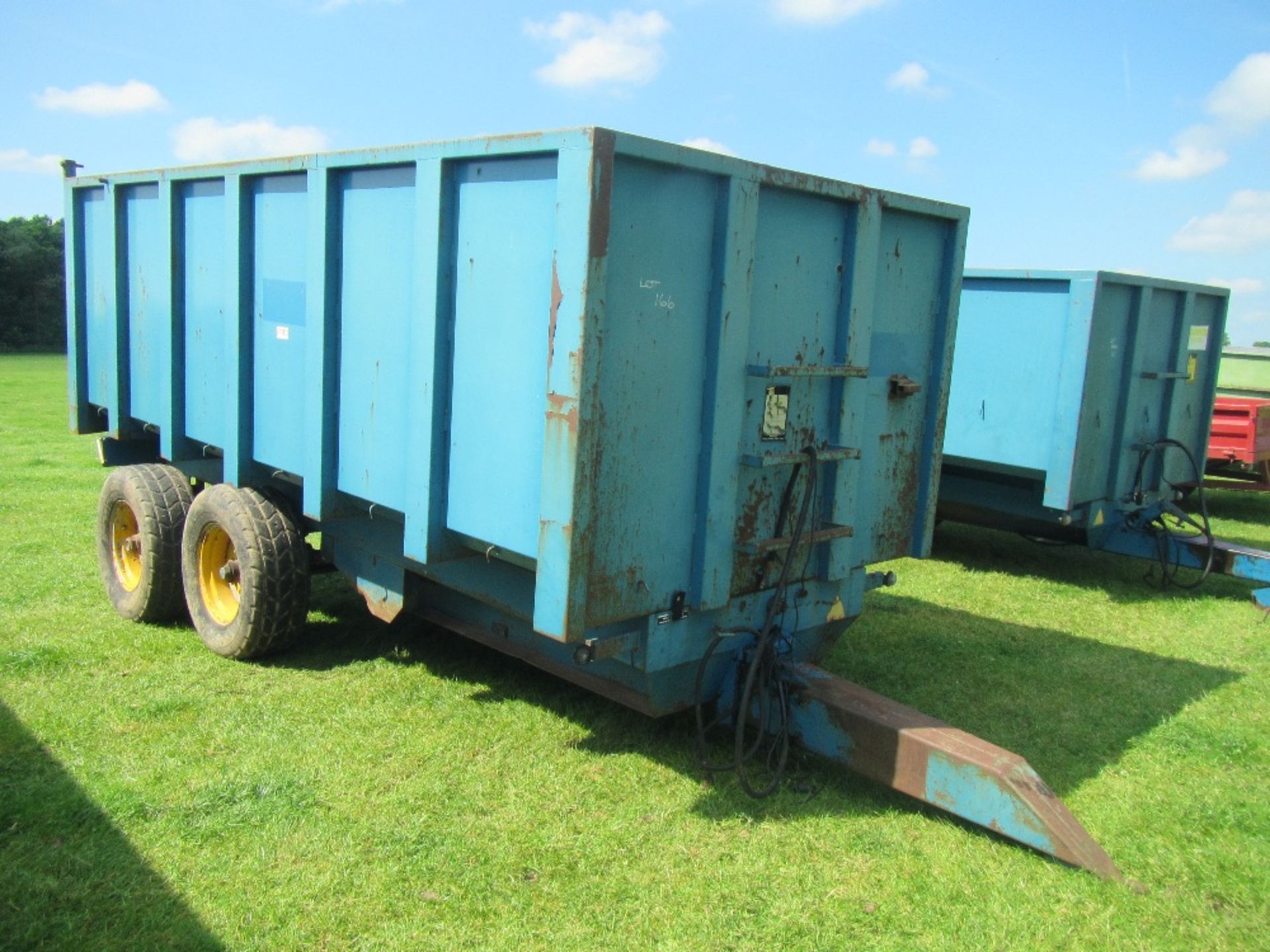 1982 Warwick 10tonne tandem axle steel monocoque tipping trailer