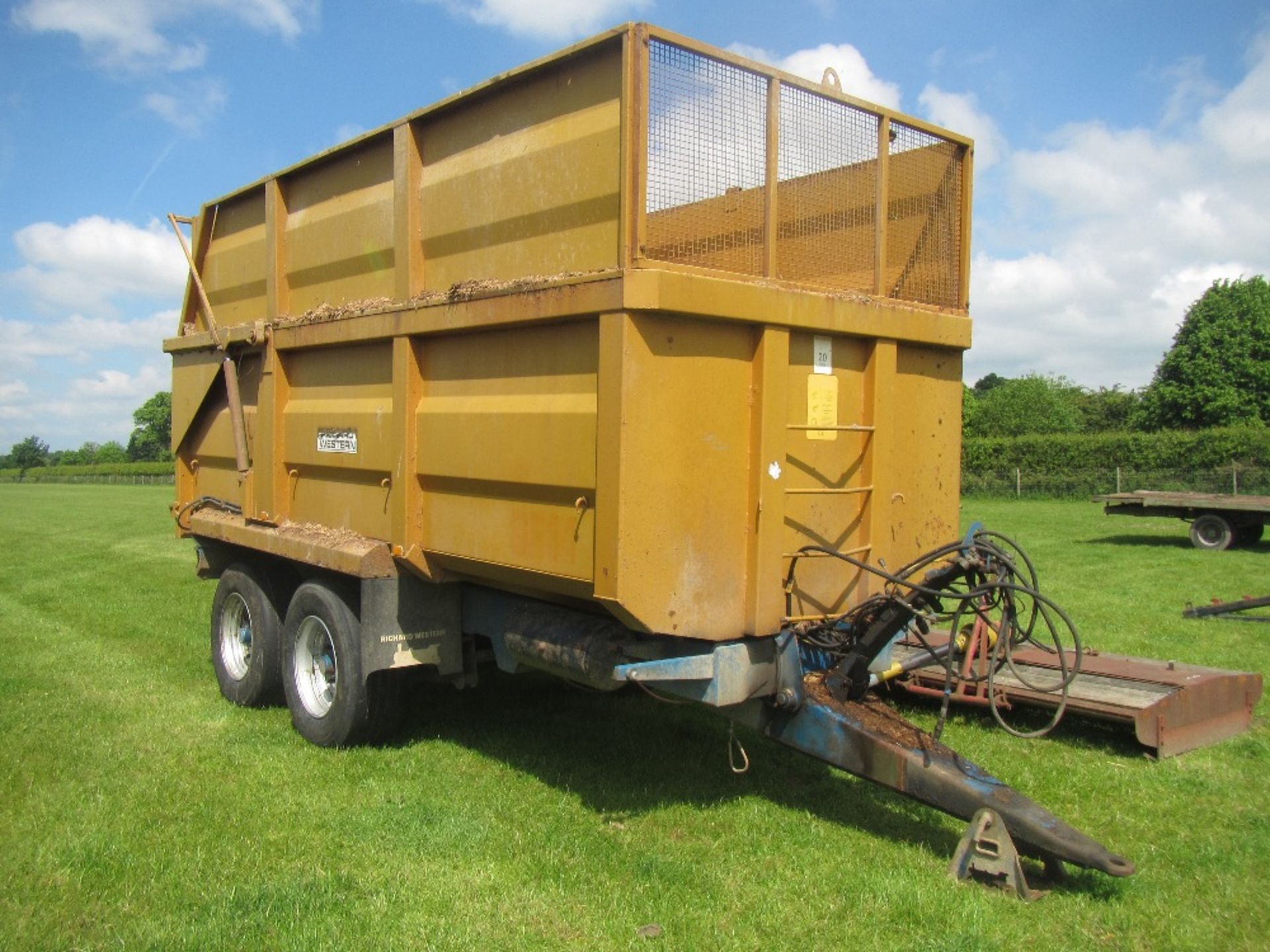 RICHARD WESTERN 11t silage TRAILER fitted with hydraulic rear and steering rear axle