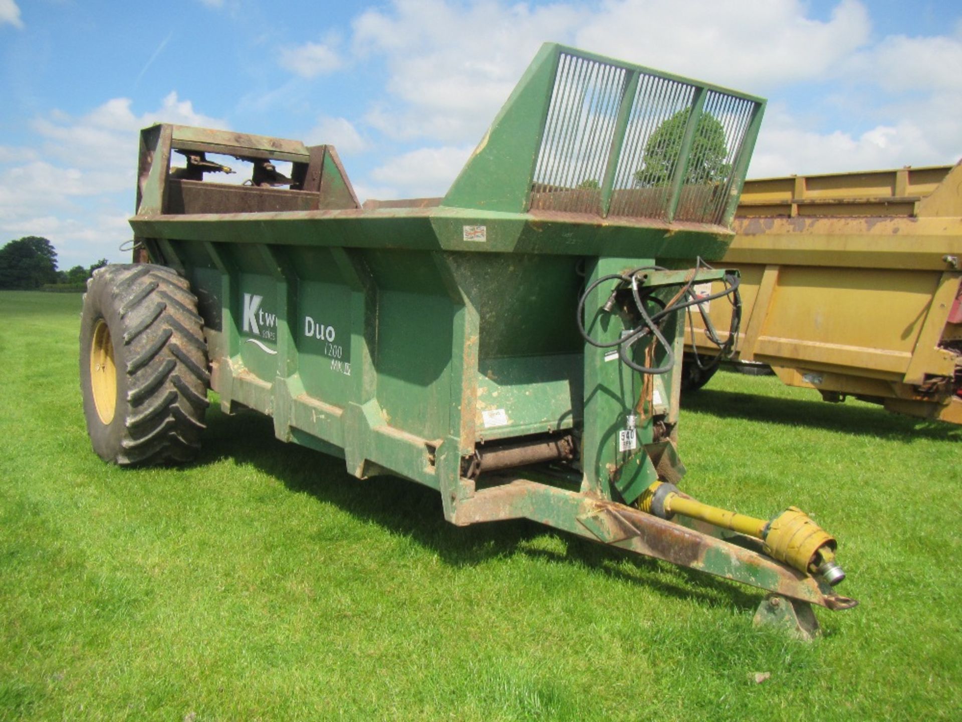 K-Two Duo 12t muck spreader