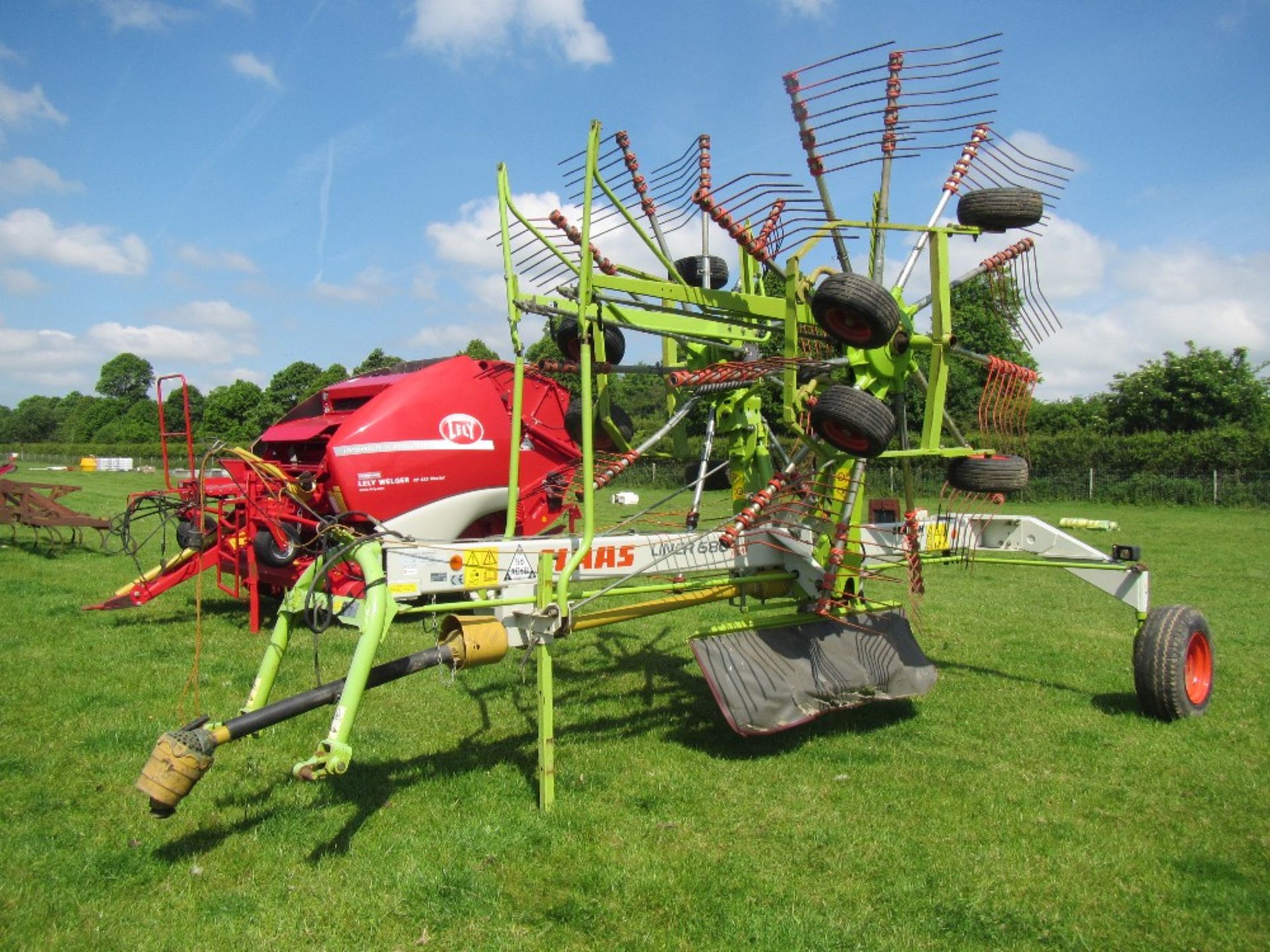 2007 Claas Liner 680 Profil twin rotor grass rake fitted with mechanical height adjustment, rear - Image 2 of 4