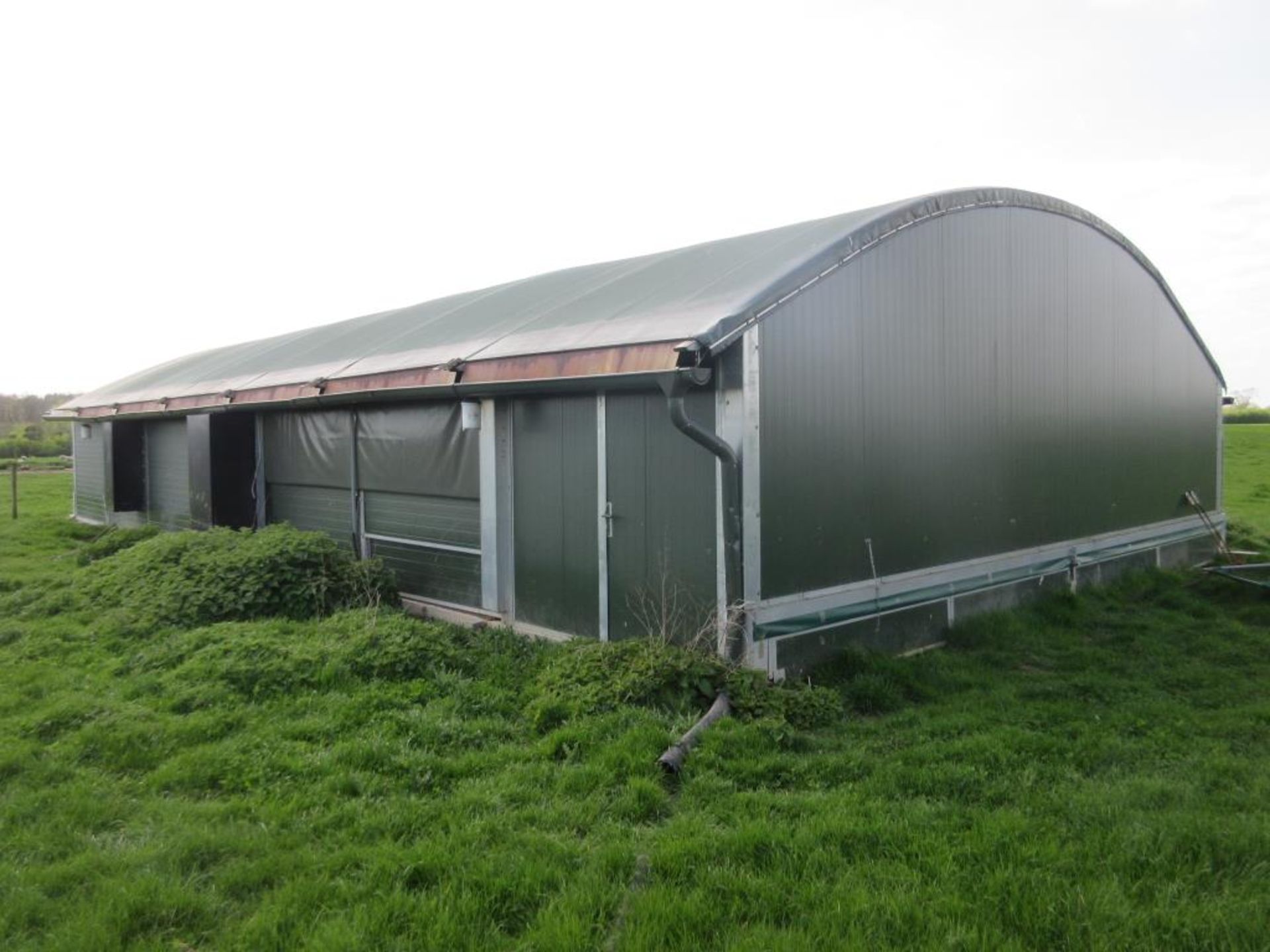 Halo pullet-rearing sheds; 6no 18m x9m mobile rearing sheds. 3 Purchased in February 2011; 3 - Image 2 of 9
