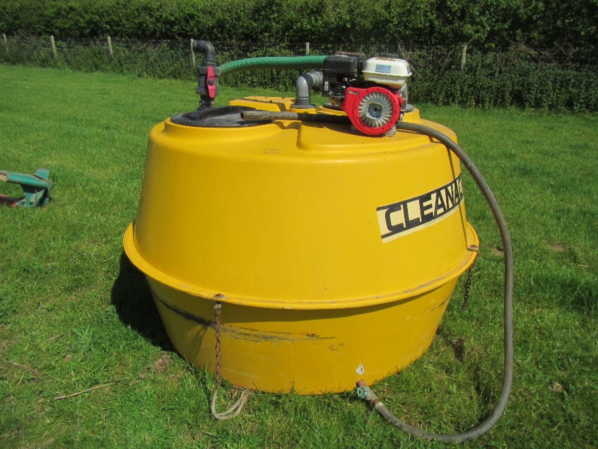 Cleanacres cylindrical 2000 ltr mixer tank