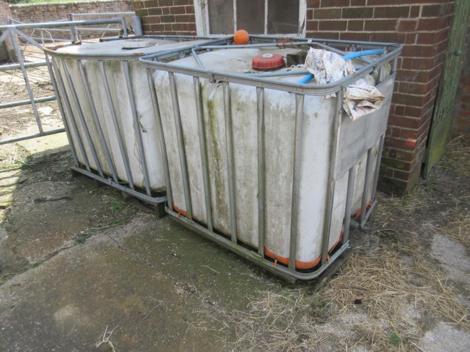 IBC water 1000ltr stillage - Image 3 of 3