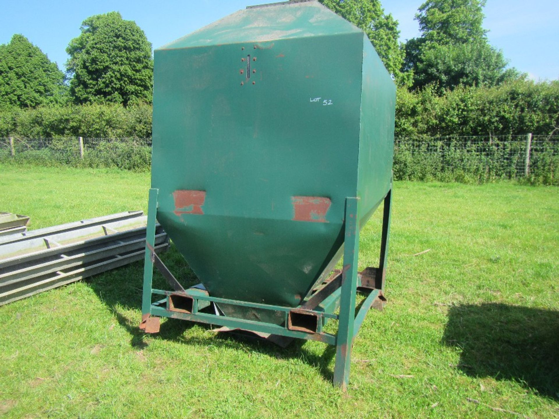 Steel feed hopper 2t approx