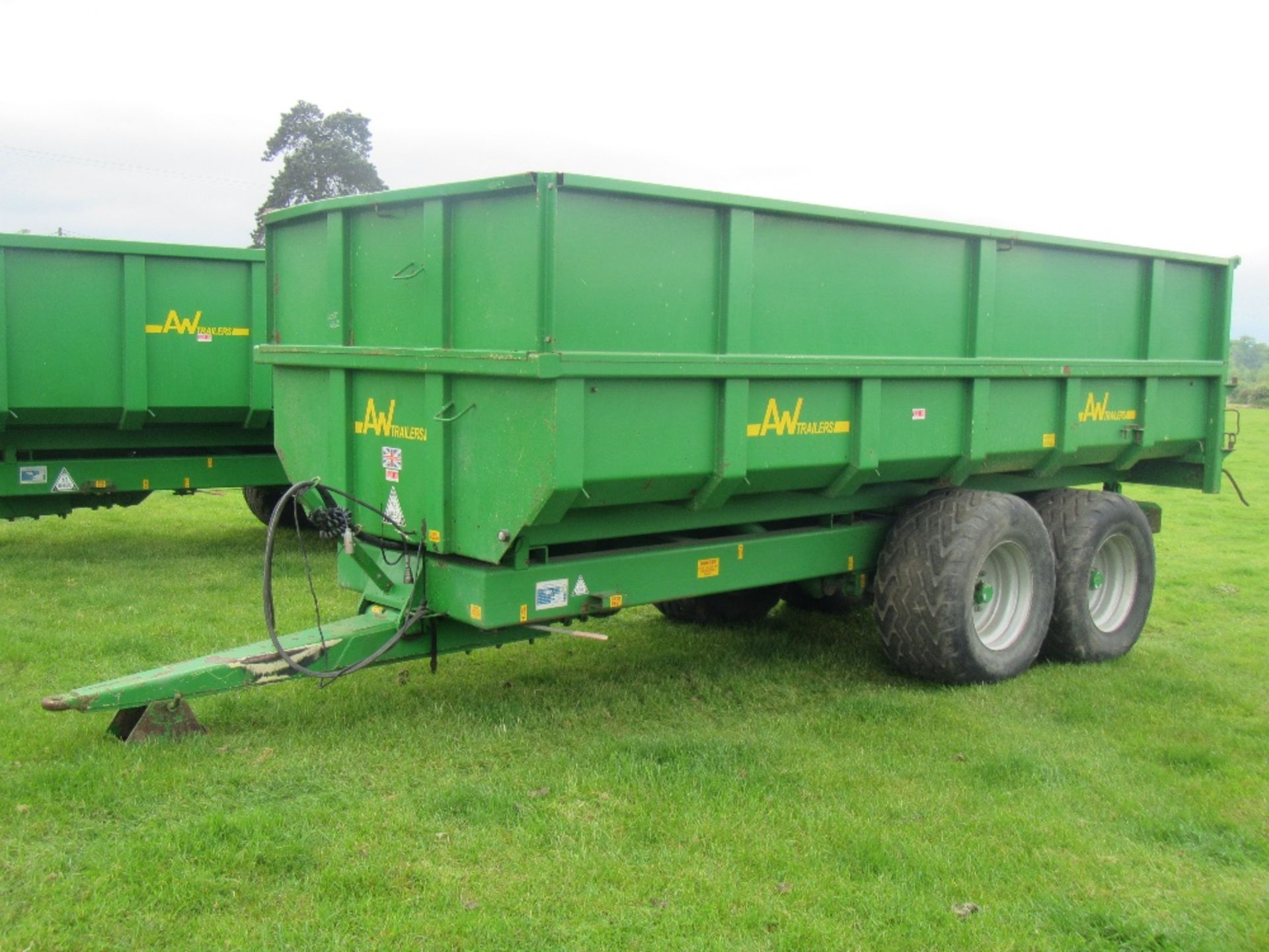 2008 AW 12tonne tandem axle steel moncoque dump trailer on 560/45R 22.5 wheels and tyres fitted with - Image 3 of 6