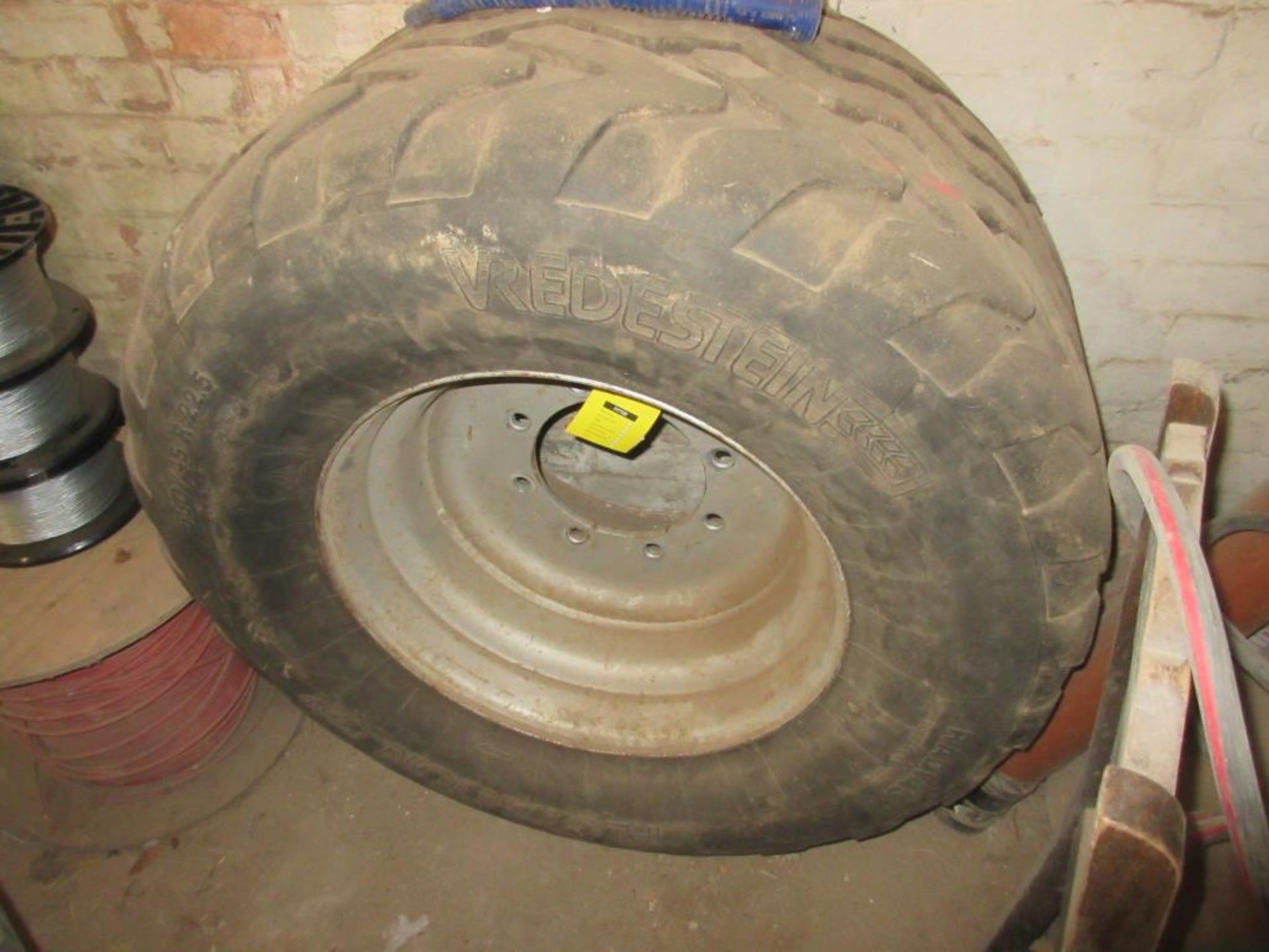 560/45R22.5 trailer wheel and tyre