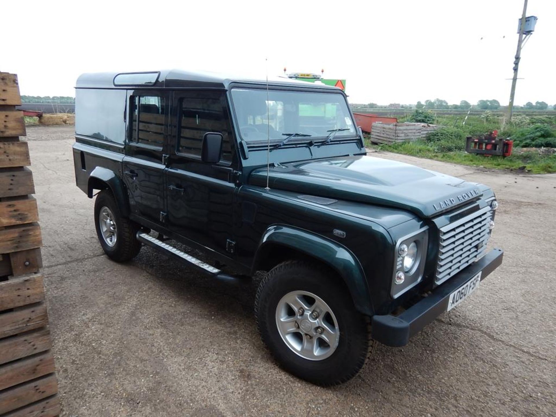 Land Rover Defender 110 XS 2.4L TDCi manual twin cab with half leather seats, air conditioning, - Image 2 of 8