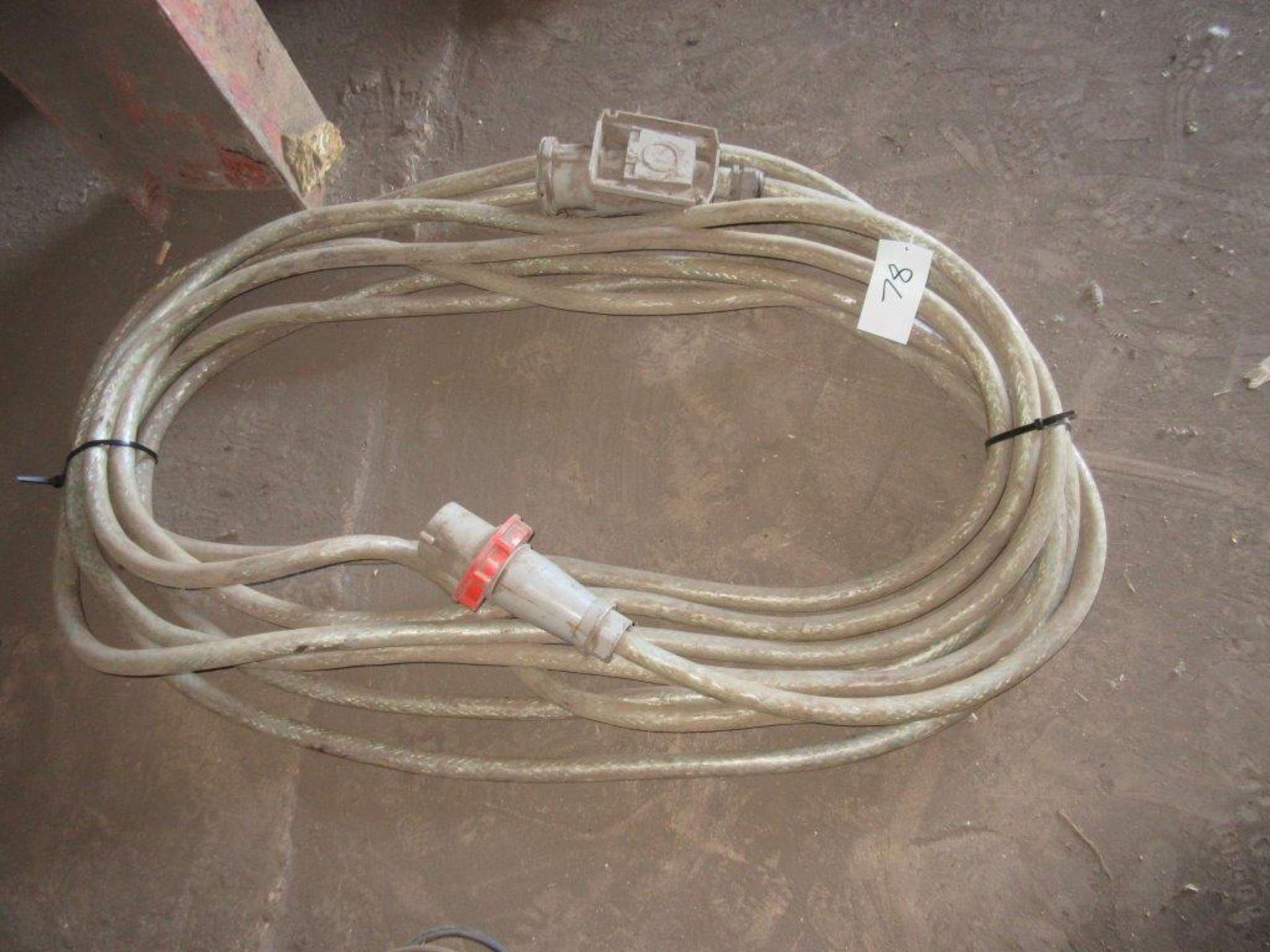 Heavy duty extension cable