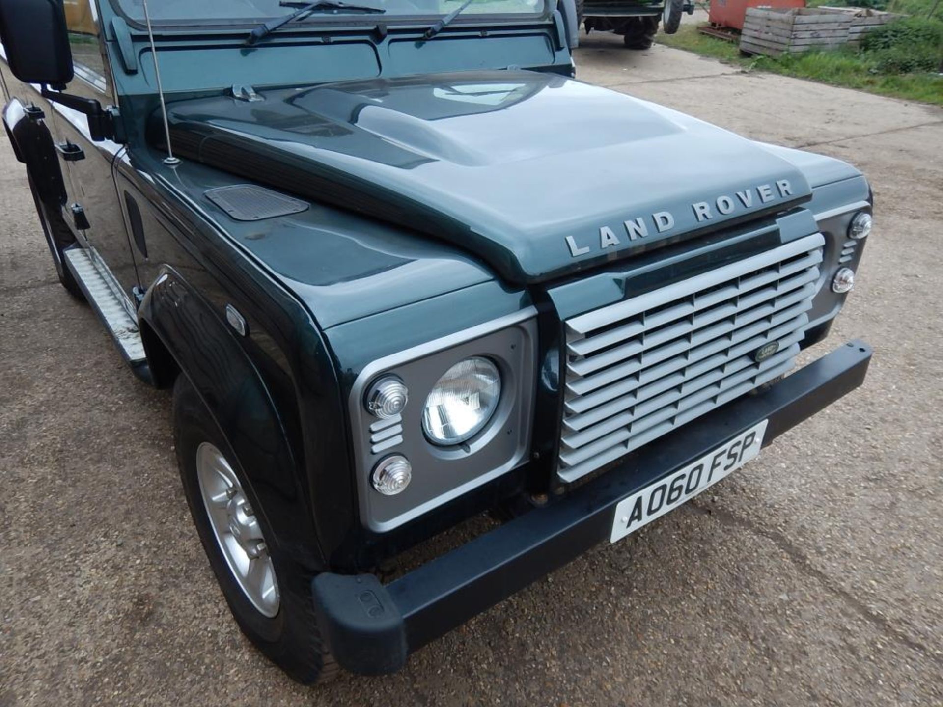 Land Rover Defender 110 XS 2.4L TDCi manual twin cab with half leather seats, air conditioning, - Image 5 of 8