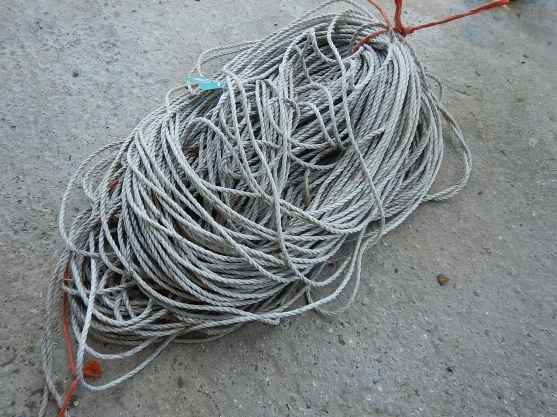 Qty electric fence rope