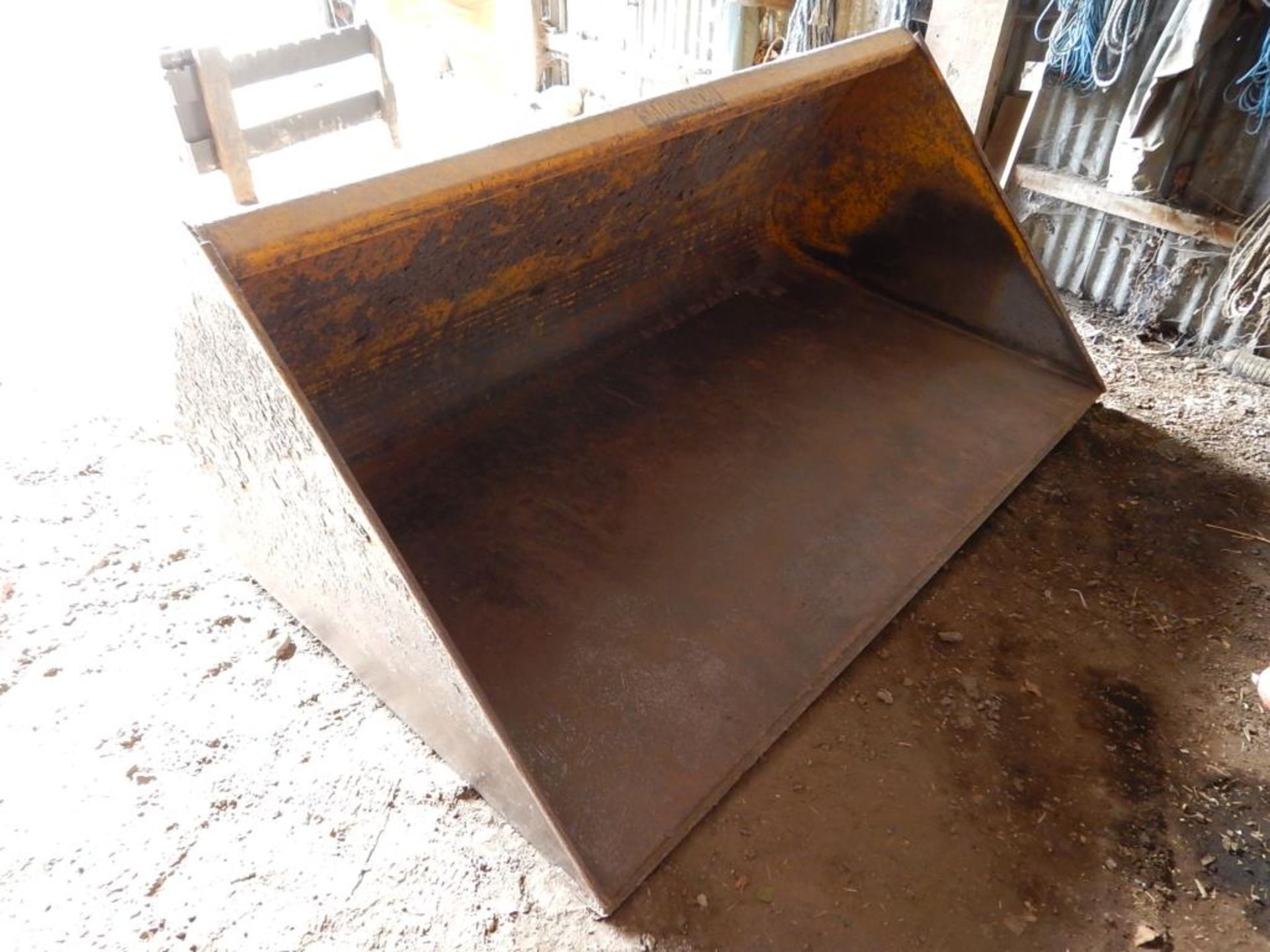 1992 Sanderson KB56A 1250kg grain bucket - Image 2 of 2