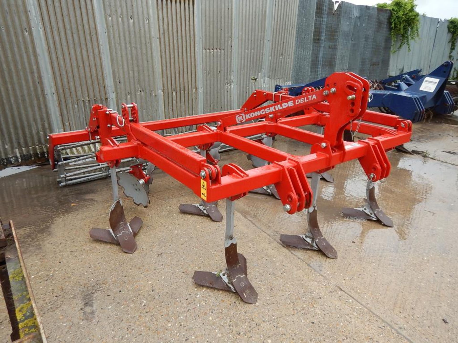 2011 Kongskilde Delta HSF-300 7leg stubble cultivator c/w discs and crumbler bar Serial No.