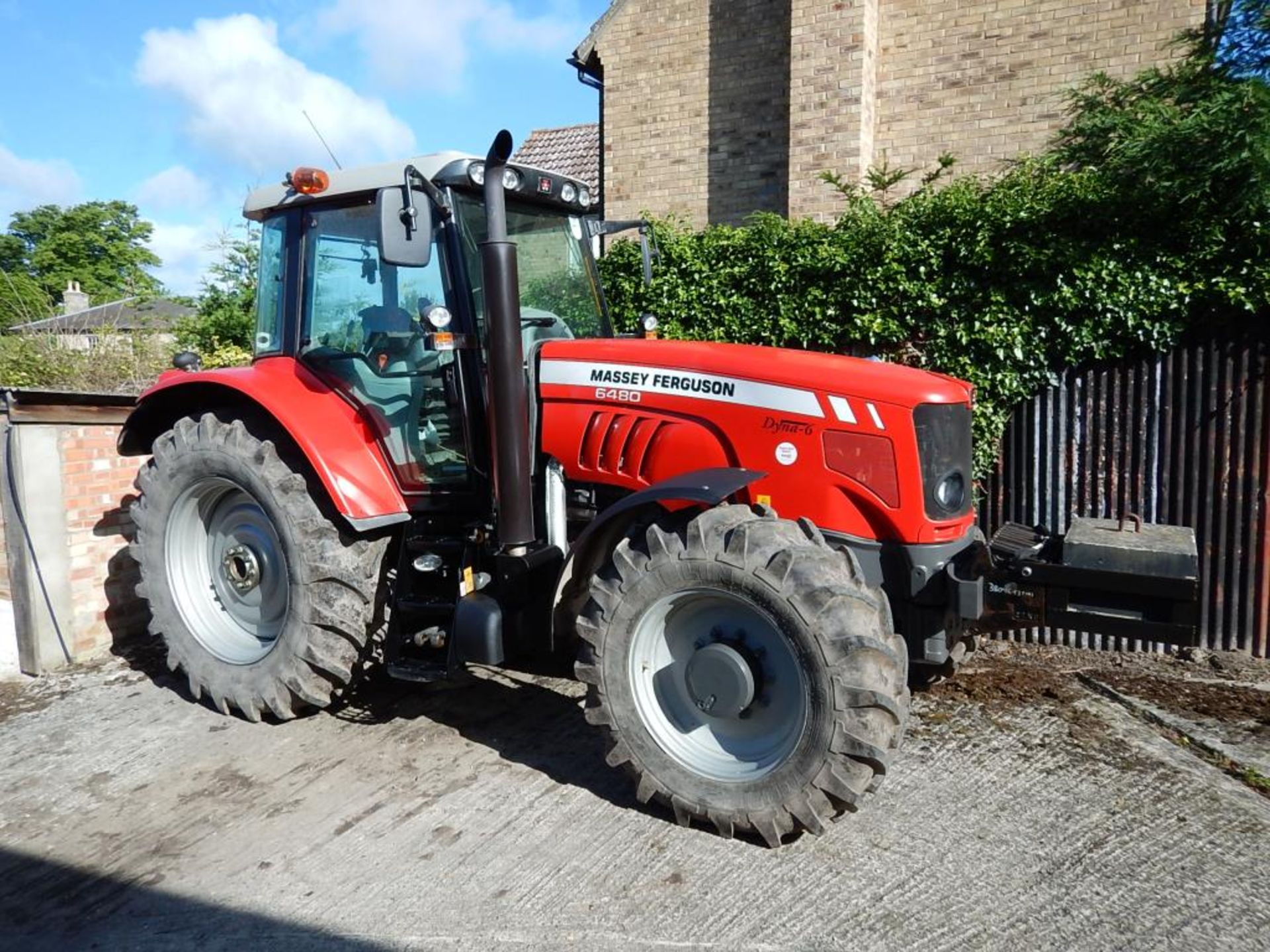 2011 MASSEY FERGUSON 6480 Dyna-6 50kph 4wd TRACTOR With front and cab suspension, front weights on