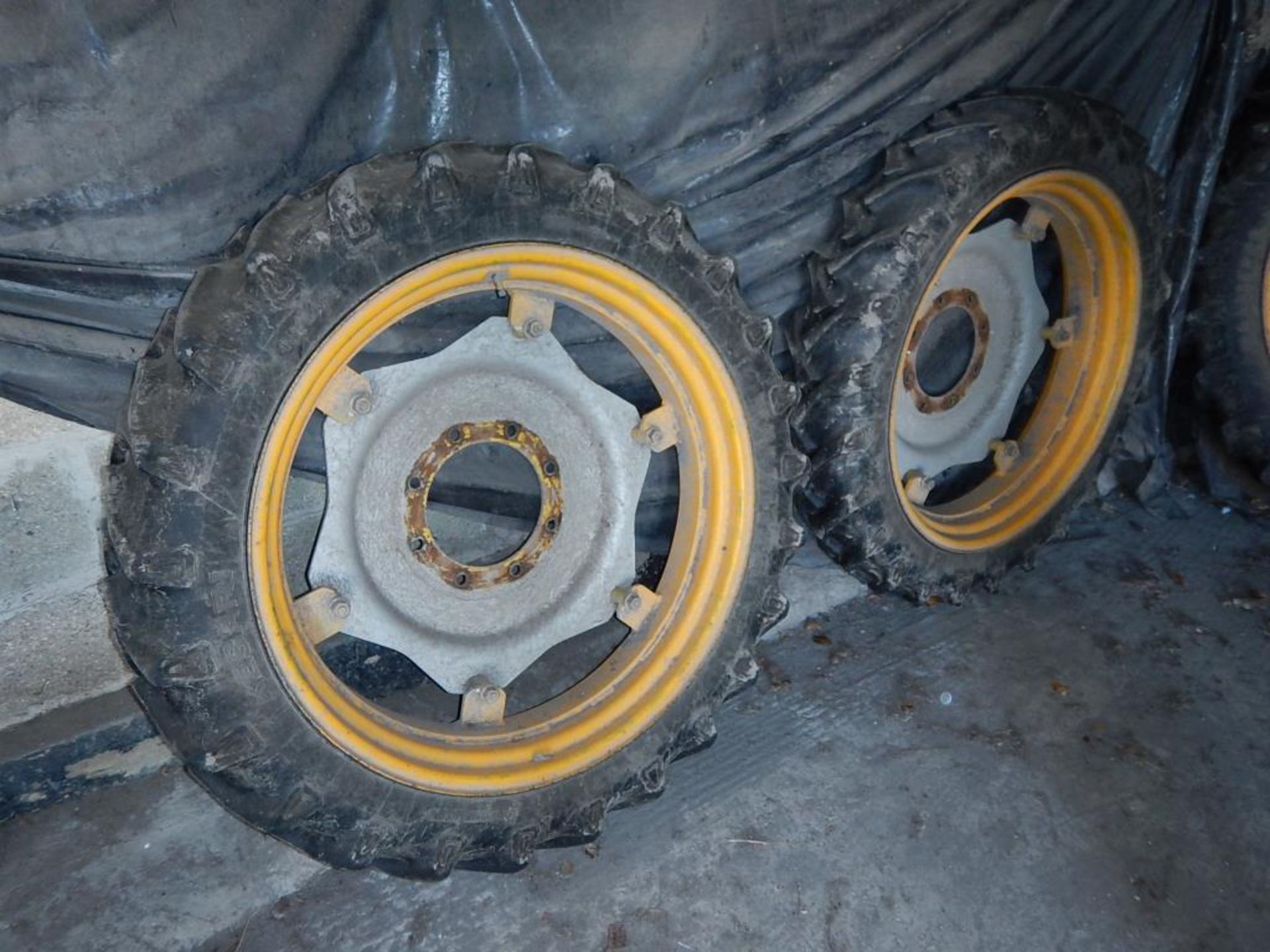 Set of 4no. 9.5R44 rear rowcrop wheels and tyres and 8.3-33 front rowcrop wheels and tyres - Image 2 of 2