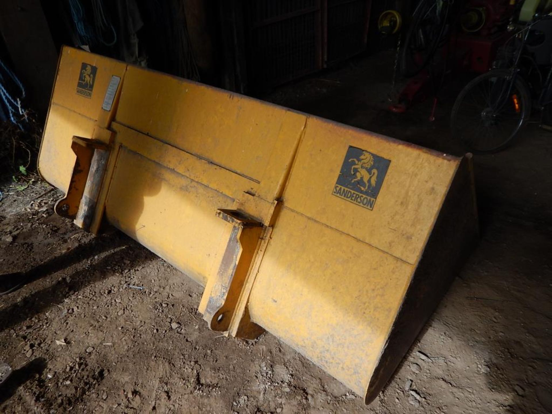 1992 Sanderson KB56A 1250kg grain bucket