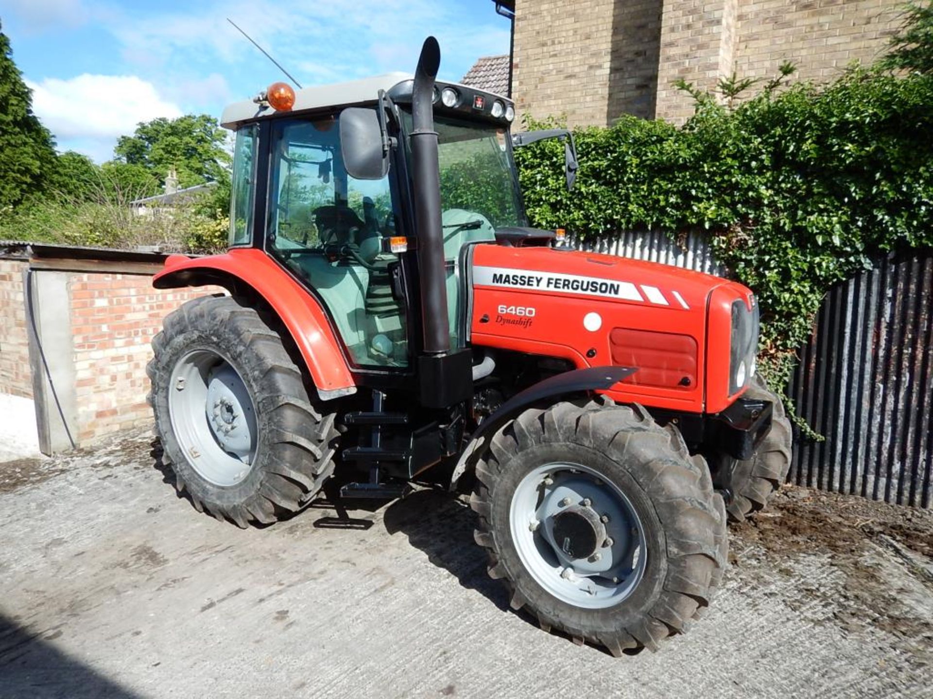 2005 MASSEY FERGUSON 6460 Dynashift 40kph 4wd TRACTOR With front and cab suspension on 16.9R34