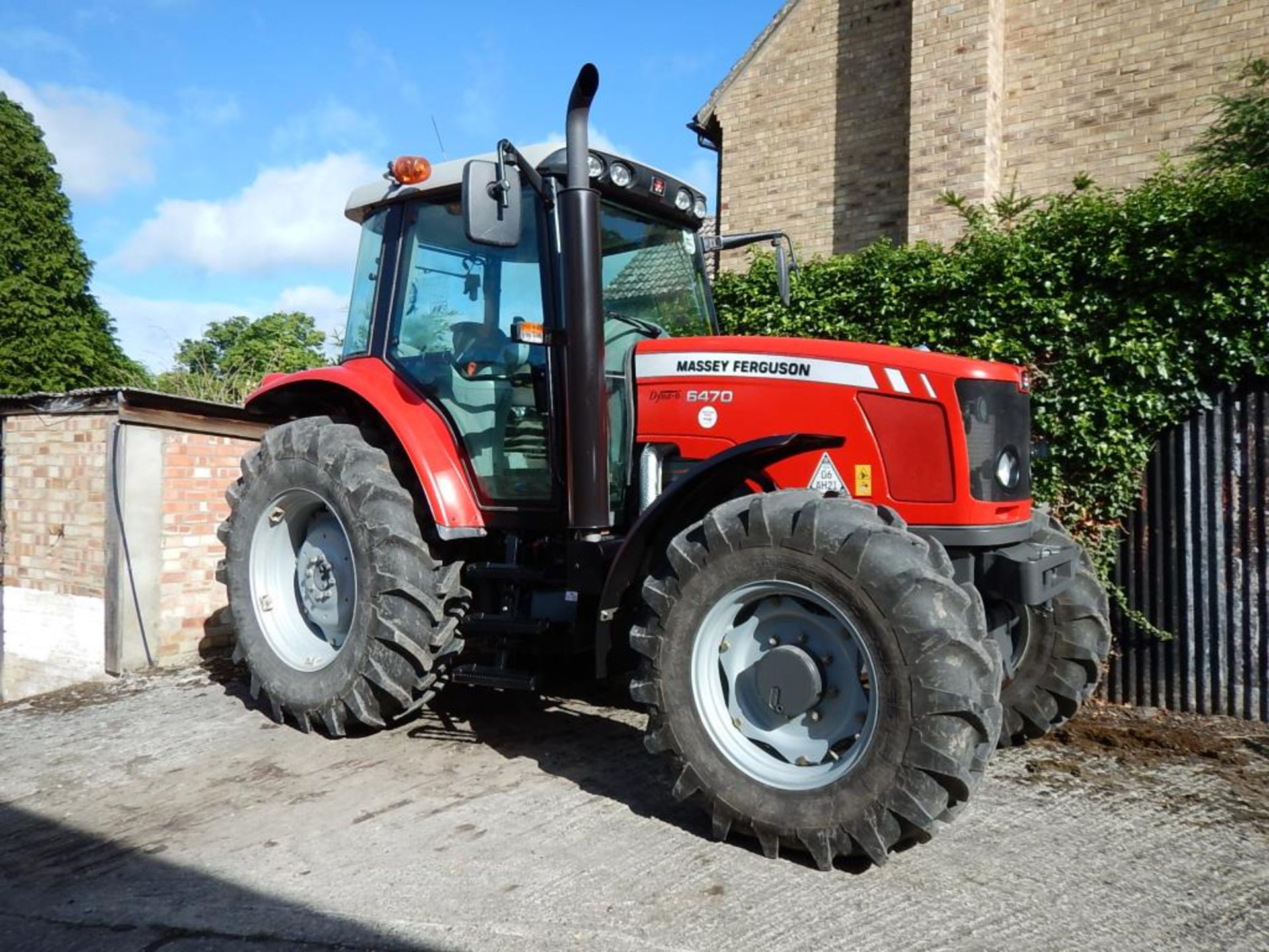 2013 MASSEY FERGUSON 6470 Dyna-6 40kph 4wd TRACTOR With front and cab suspension on 18.4R34 rear and