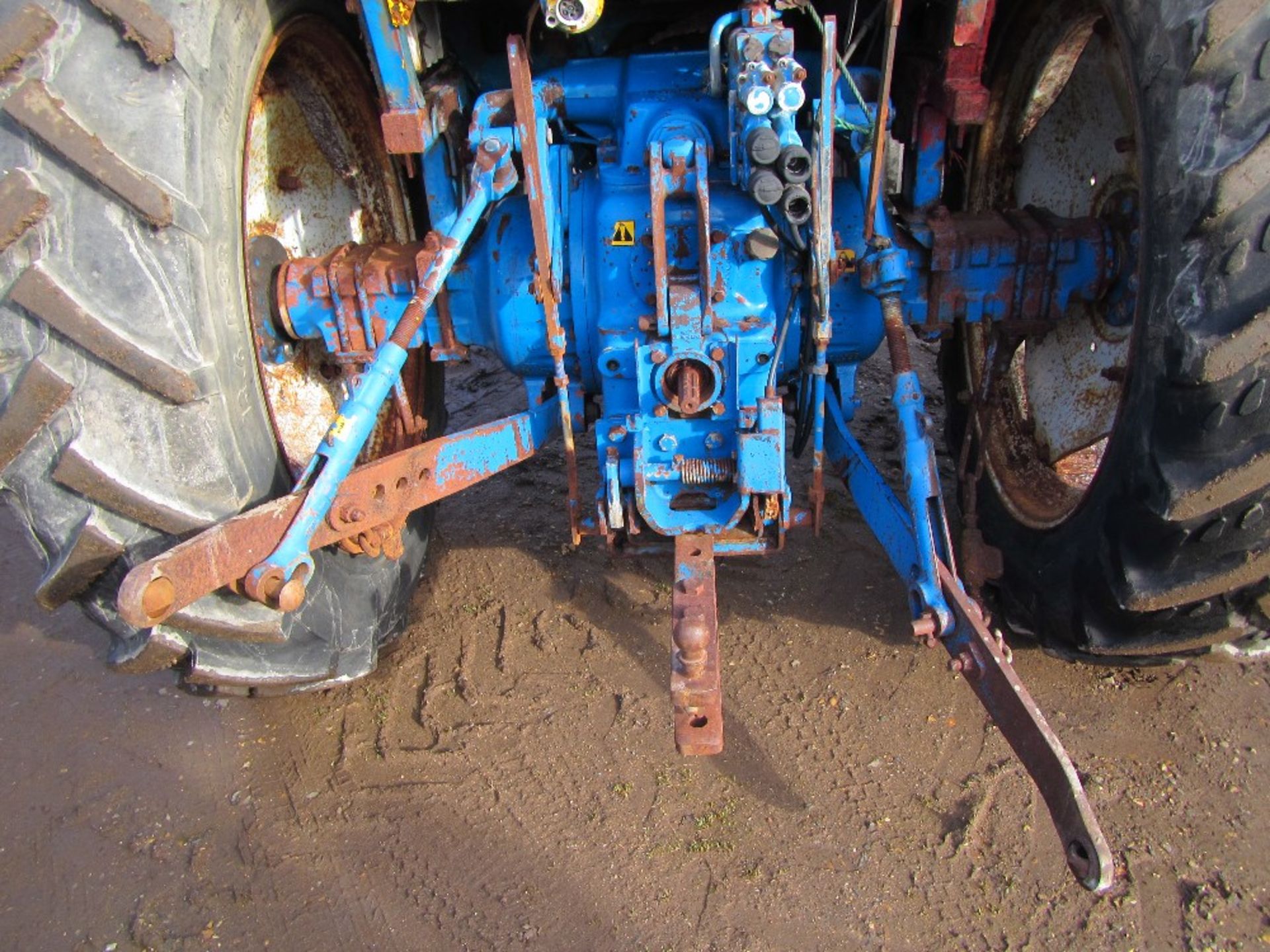 Ford 5610 2wd Tractor Floor Change Reg No B653 GJS Ser No BA39768 - Image 7 of 14
