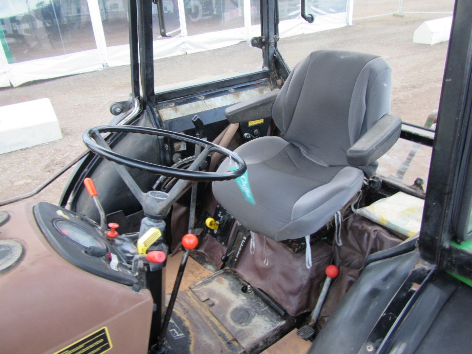 John Deere 2650 2wd Tractor c/w MC1 Cab. First Registered 15/8/1990. Reg. No. f399 gra Ser No - Image 12 of 16